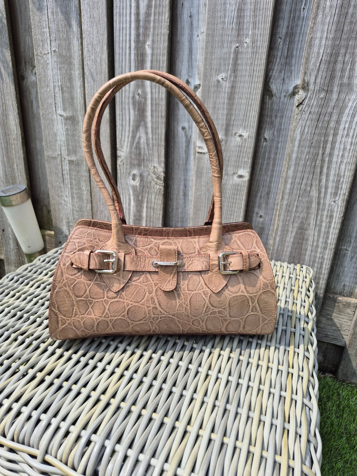 Prüne luxe leren handtas croco taupe – Argentijns design, Sieraden, Tassen en Uiterlijk, Ophalen of Verzenden, Gebruikt, Grijs