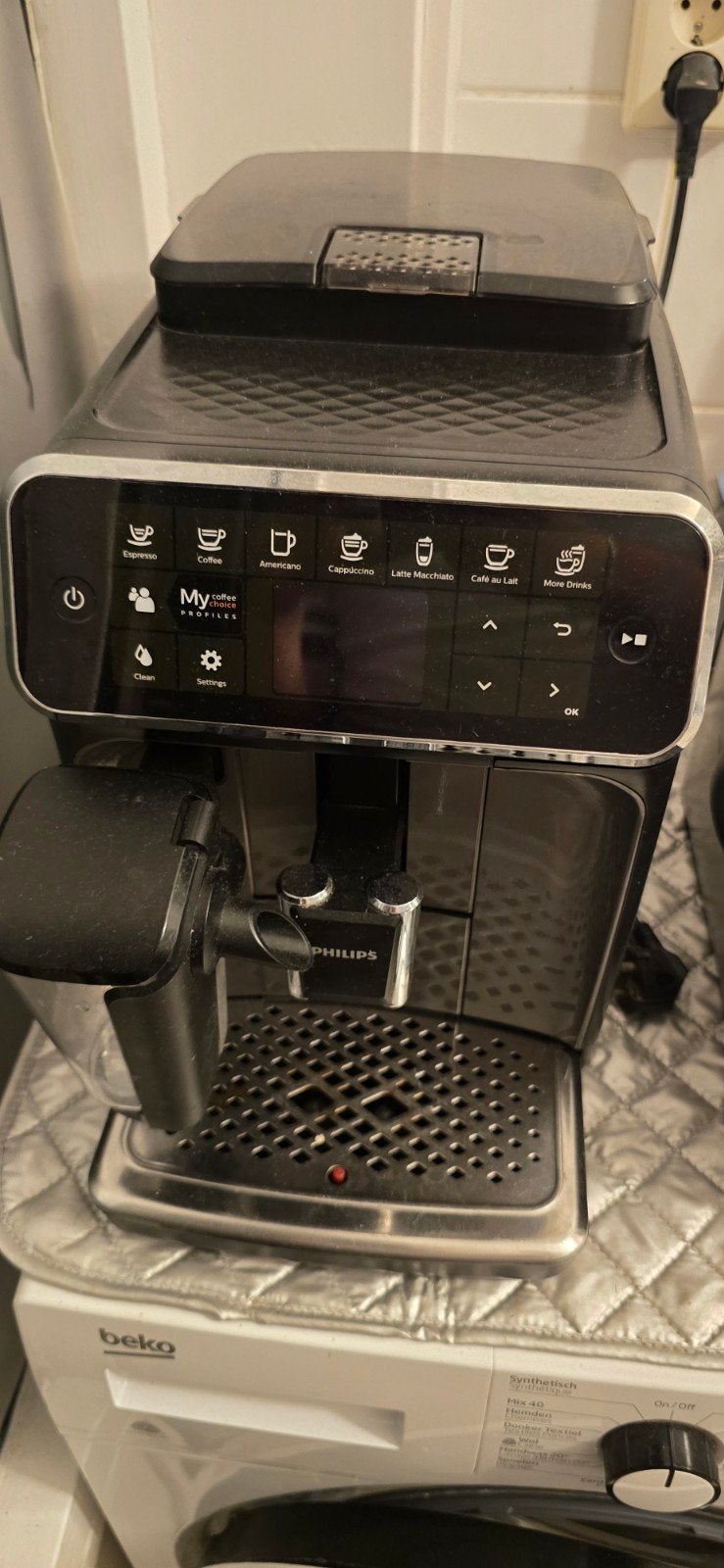 Philips 4300 serie volautomatische espressomachine, Gebruikt, Espresso apparaat, 4 tot 10 kopjes, Afneembaar waterreservoir