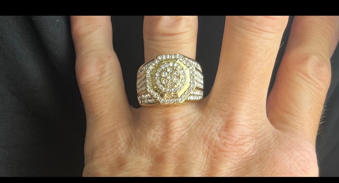 Prachtige goudkleurige  nieuwe Ring met mooie stenen dtrndn, Sieraden, Tassen en Uiterlijk, 20 of groter, Nieuw, Ophalen of Verzenden