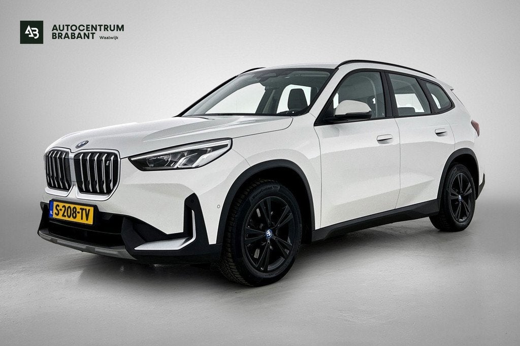 BMW IX1 XDrive30 Launch Edition 67 kWh. SoH 97% (NL-auto, 1e, Auto's, BMW, Bedrijf, Te koop, iX1, 4x4, ABS, Achteruitrijcamera