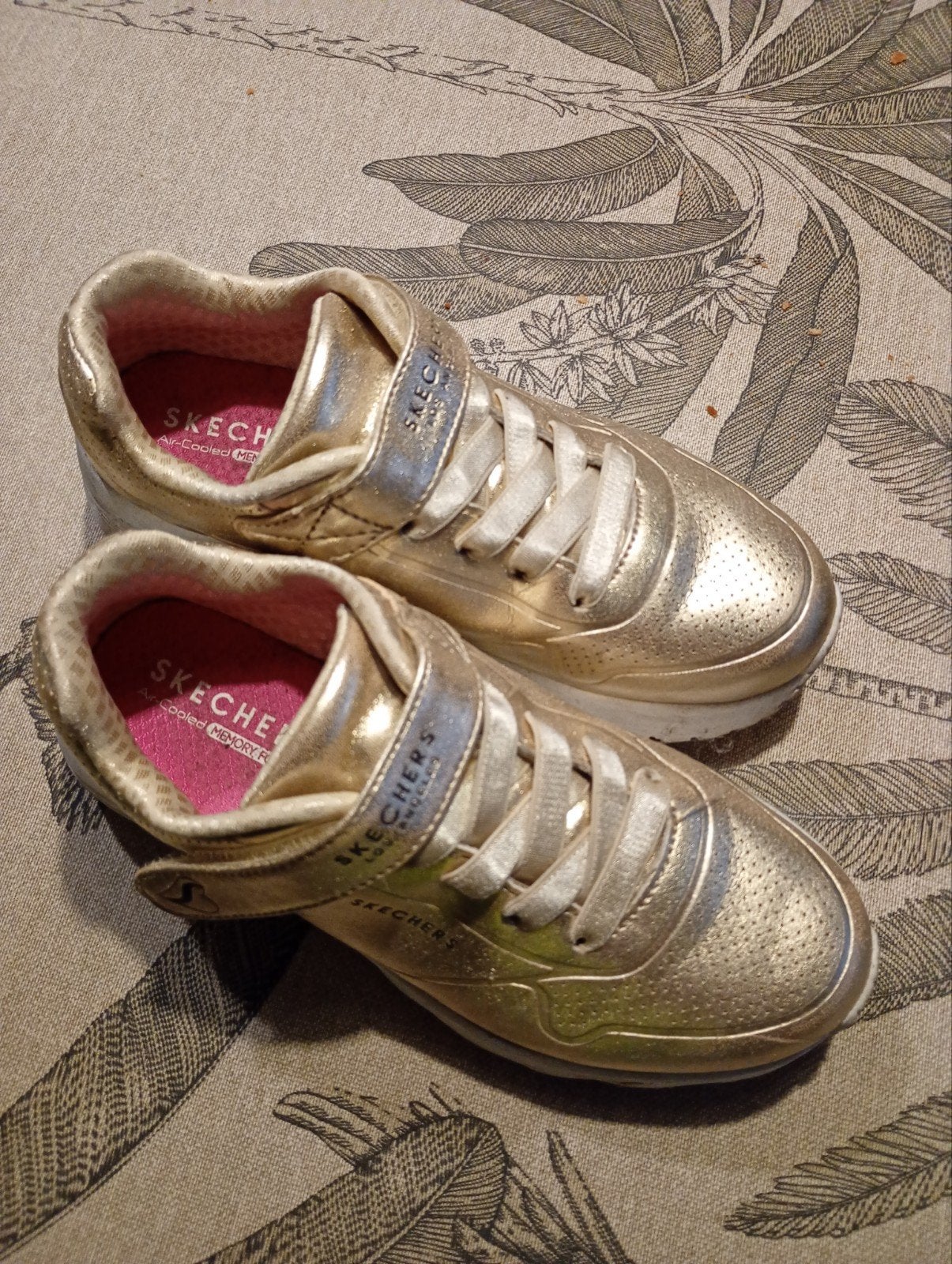 Skechers meisje maat 32 goud - Zo goed als nieuw, Meisje, Sportschoenen, Zo goed als nieuw, Skechers