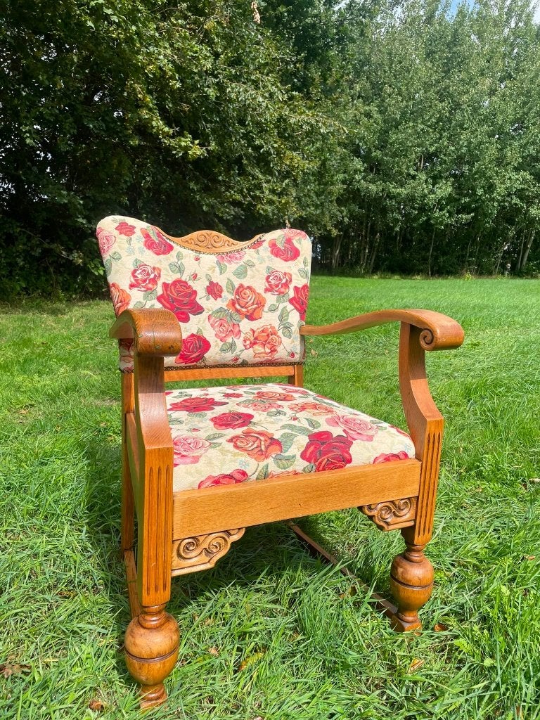 Rookstoel eikenhout vintage Fauteuil met fraai houtsnijwerk, Huis en Inrichting, Ophalen, Hout, Gebruikt, Minder dan 75 cm