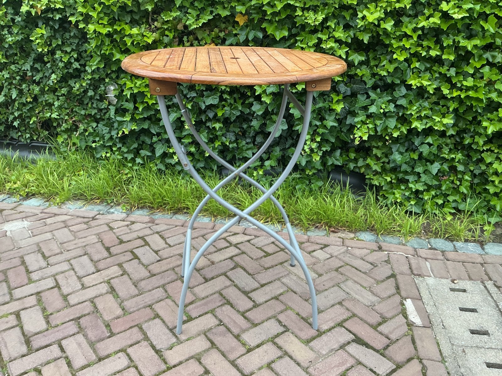 2 ronde inklapbare statafels, massief houten blad, Tuin en Terras, Tuintafels, Ophalen, Zo goed als nieuw, Rond, Hout