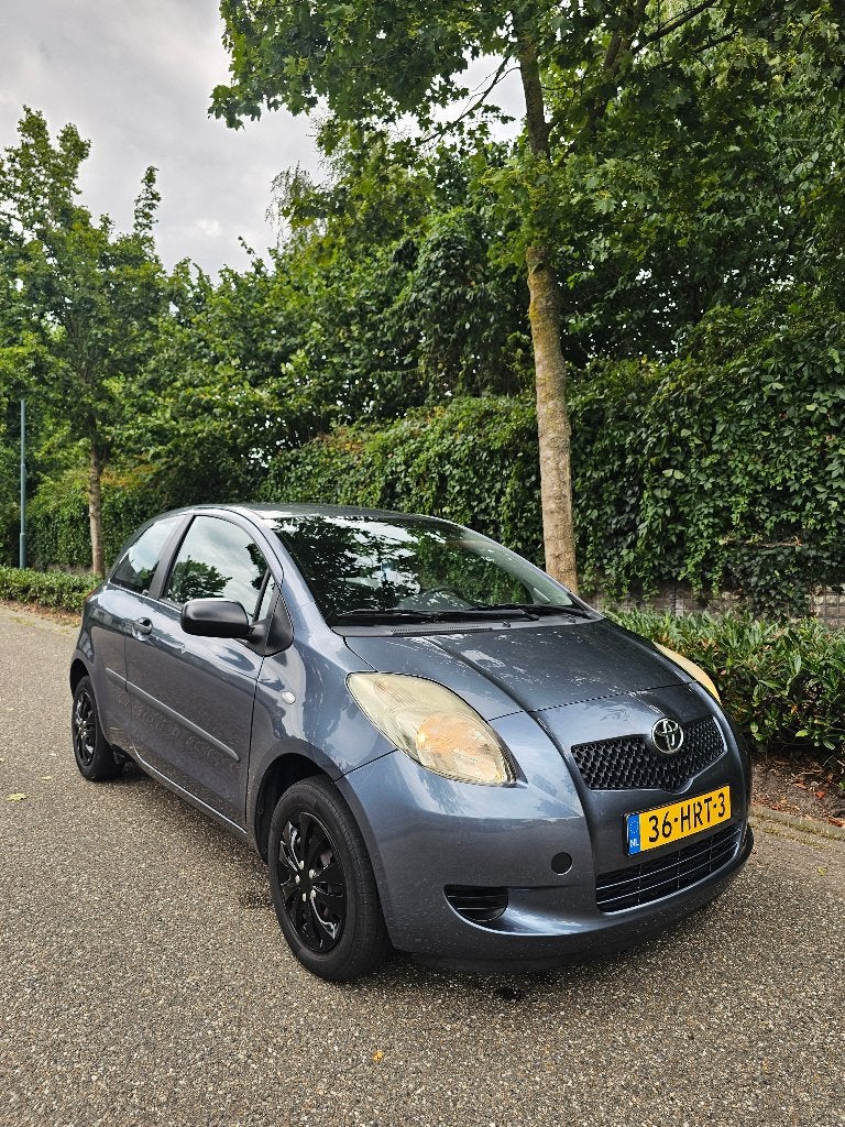 Toyota Yaris 1.0 12V Vvt-i NAP AIRCO | BLUETOOTH | TREKHAAK, Voorwielaandrijving, 532 kg, 40 €/maand, 750 kg