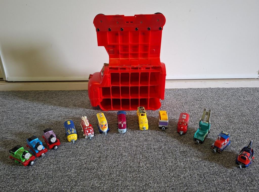 Chuggington en Thomas treintjes in een groter bewaar trein, Ophalen of Verzenden