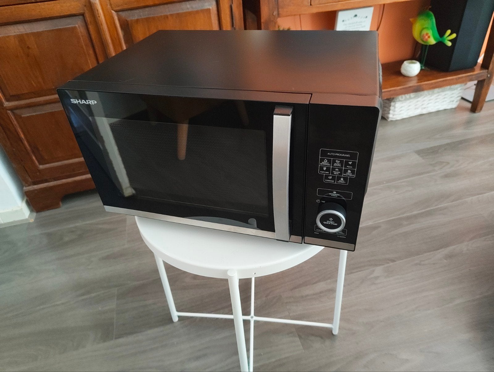 Sharp Flatbed Magnetron 800W 20L, Ophalen, Magnetron, Zo goed als nieuw, 45 tot 60 cm