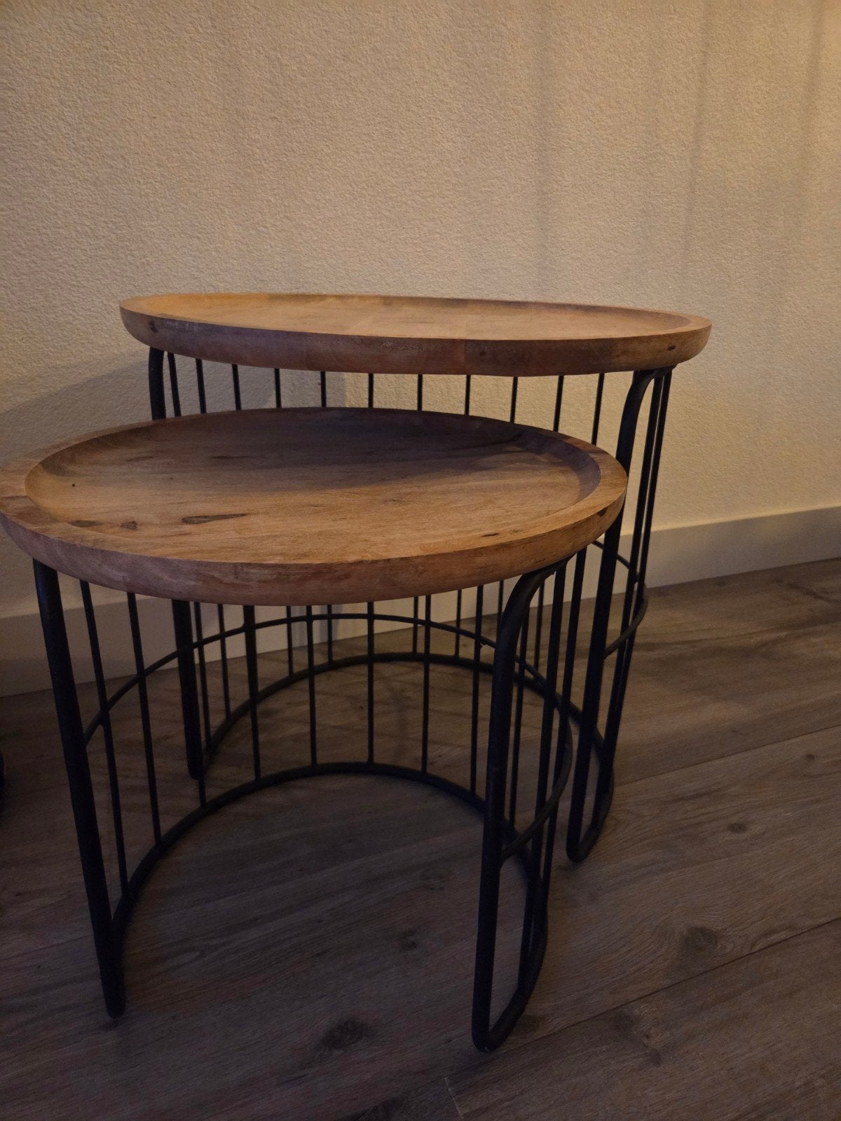 2 tafeltjes voor decoratie, bijzettafeltjes of salontafels., Overige materialen, Minder dan 55 cm, Gebruikt, Rond