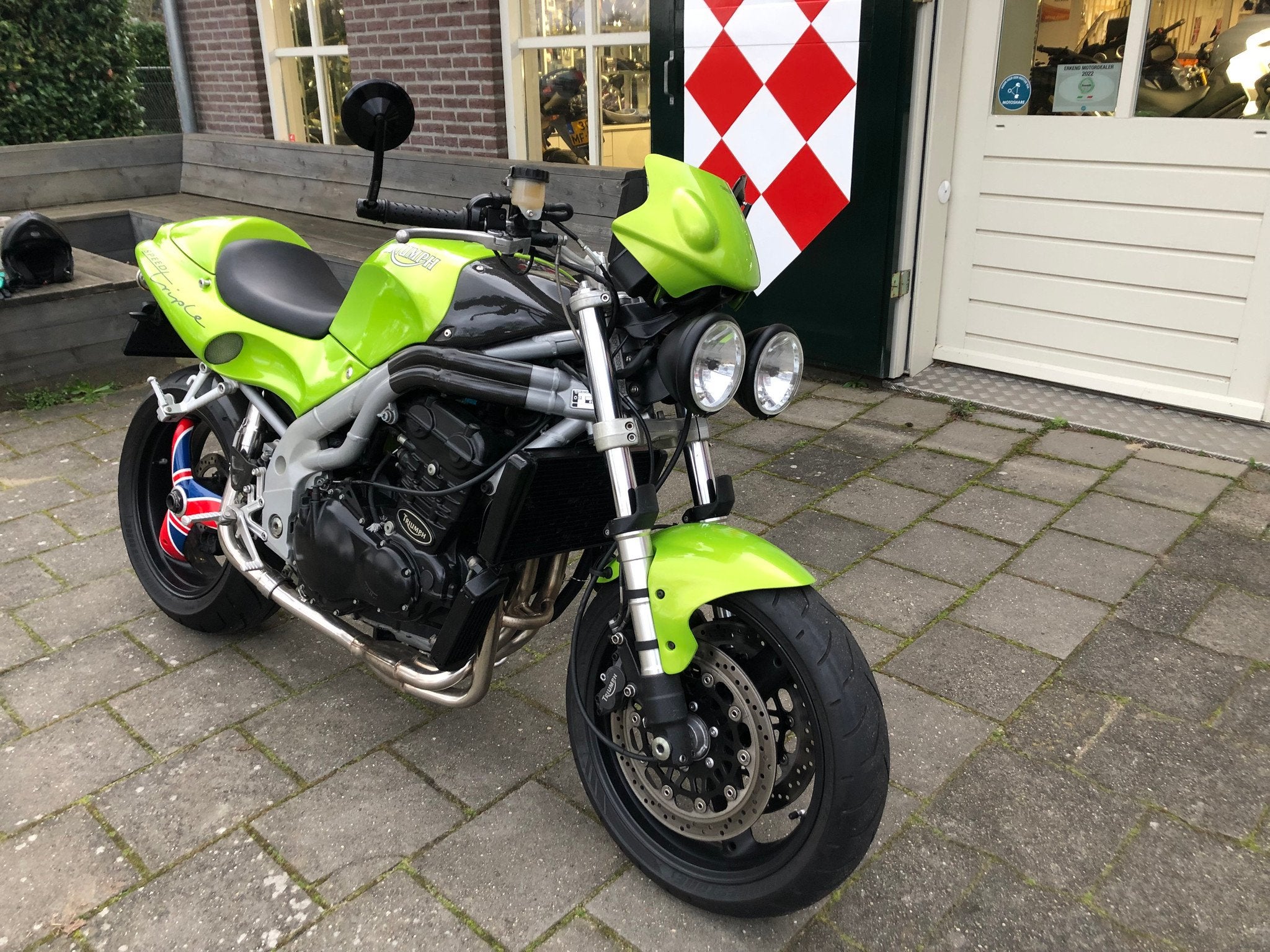 Triumph SPEED TRIPLE 955I SPECIAL CUSTOM (bj 2001), Triumph Motorcycles Ltd., After.sales@triumph.co.uk, Meer dan 35 kW, Normandy Way
LE10 3BZ  Hinckley, GB