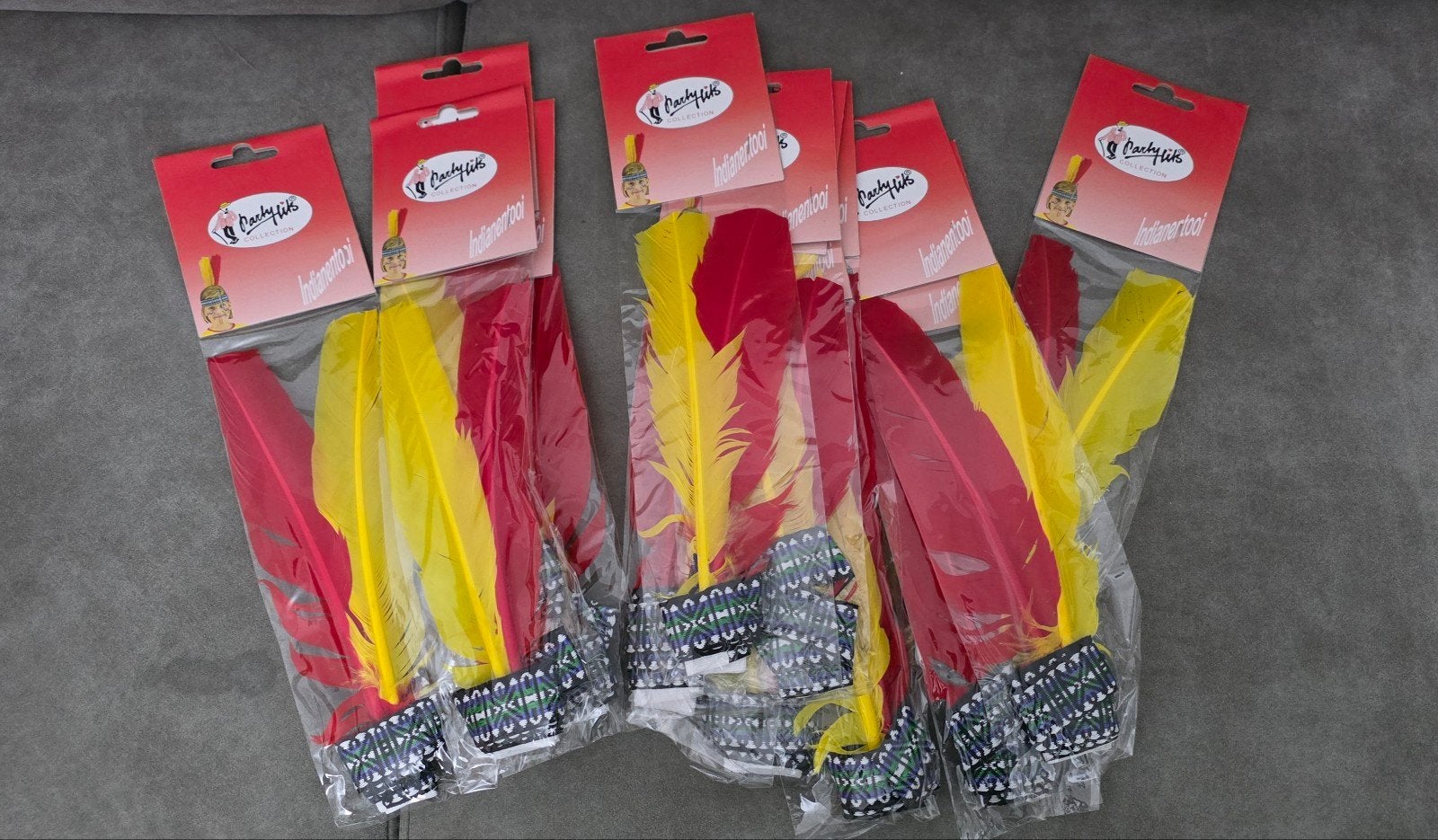 11x Indianen Tooi met Veren - Thema Indianen/Mensen, Ophalen of Verzenden, Nieuw, Handschoenen, Hoed of Pet