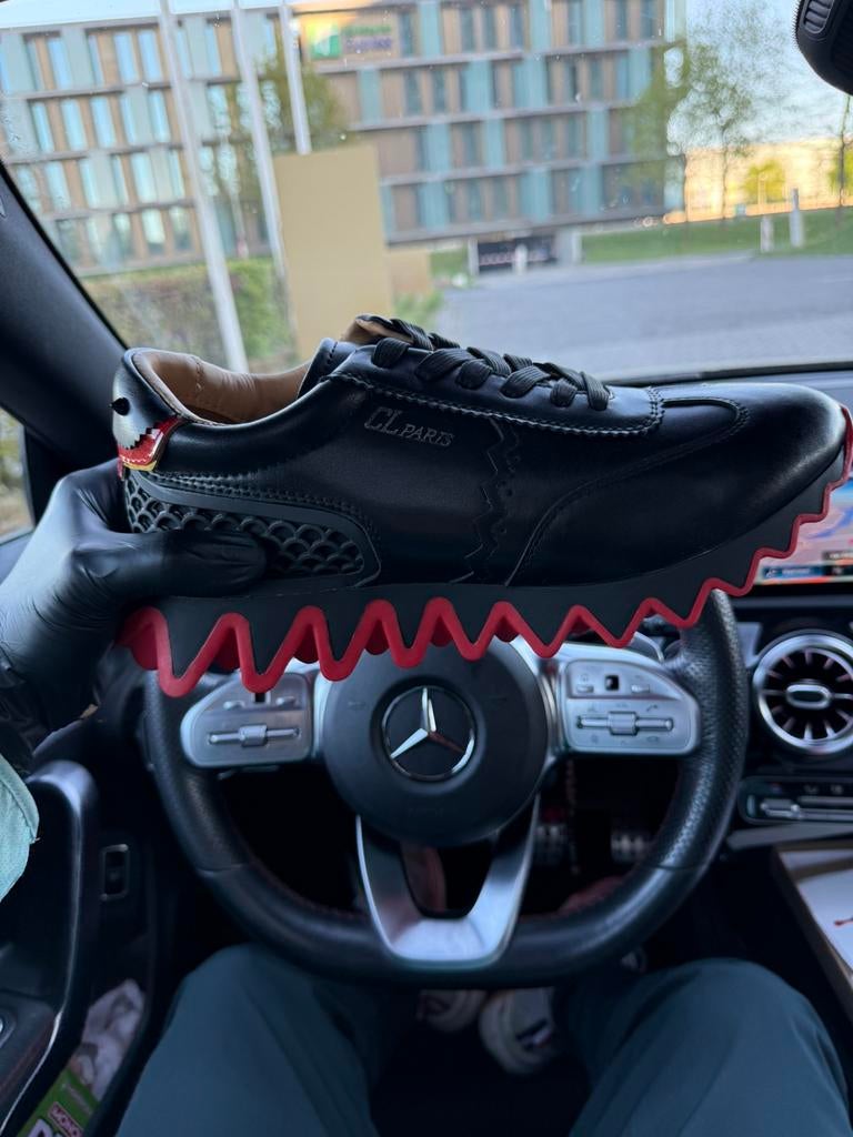 Loubishark | Louboutin, Ophalen of Verzenden, Zo goed als nieuw, Zwart