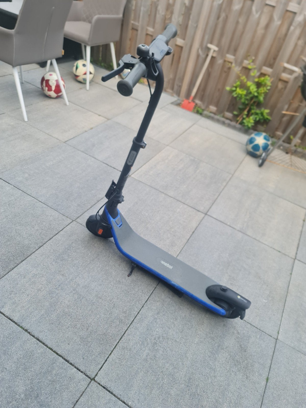 step stuk van onder en de scherm doet het niet, Fietsen en Brommers, Ophalen of Verzenden, Zo goed als nieuw, Elektrische step (E-scooter)
