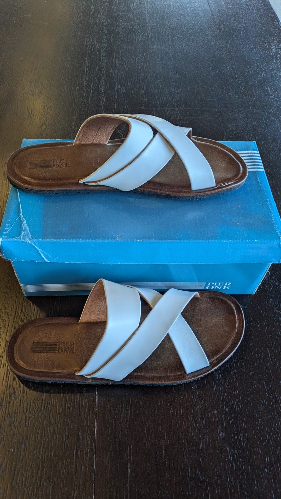 Nieuwe Pier One leren heren sandalen / slippers maat 44, Slippers, Wit, Nieuw, Pier One
