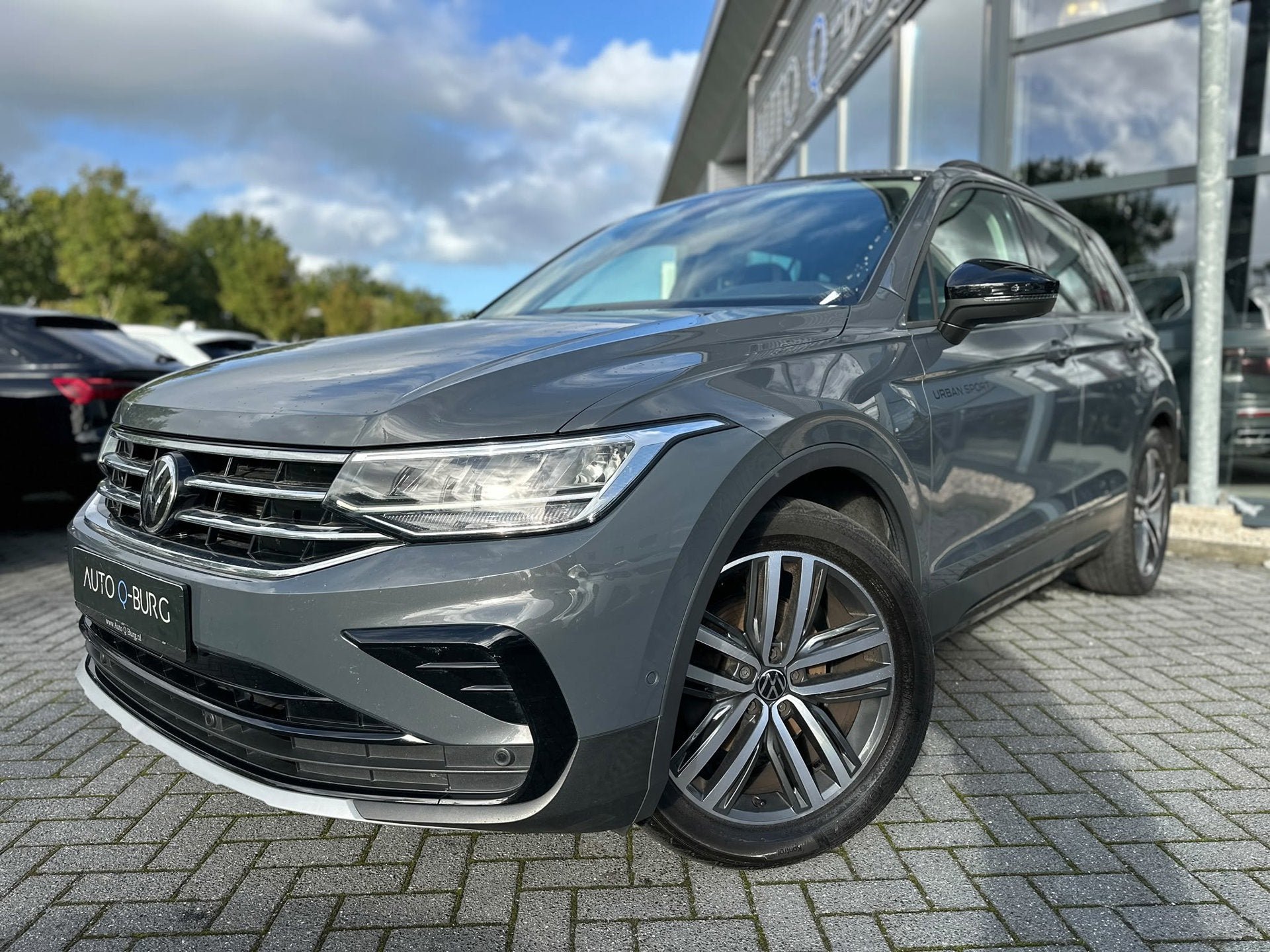 Volkswagen Tiguan 2.0 TDI Urban Sport | DSG | Camera | Clima, Auto's, Gebruikt, 150 pk, Leder en Stof, Origineel Nederlands