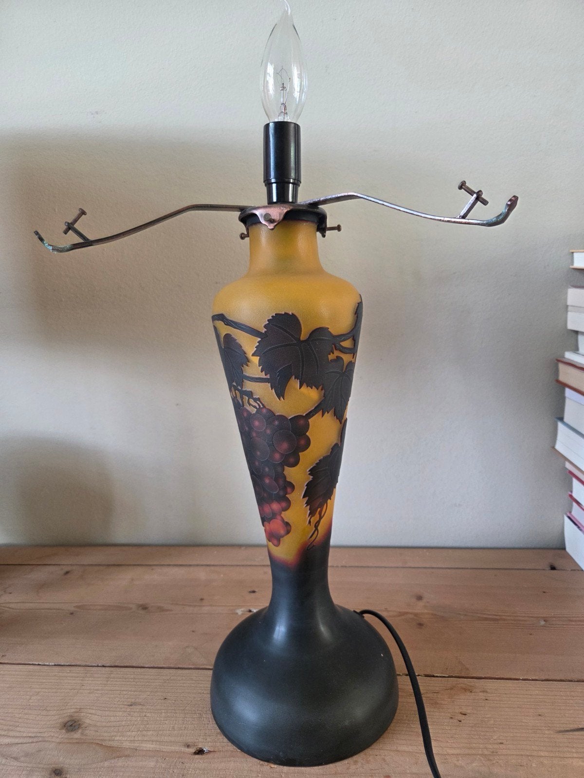 Art Nouveau tafellamp met druivenmotief naar Gallé, Ophalen
