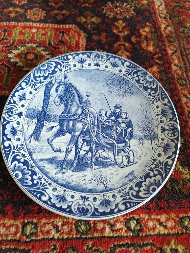 Delfts Blauw Wandbord - Wintertafereel met Paard en Slee (2), Antiek en Kunst, Ophalen of Verzenden