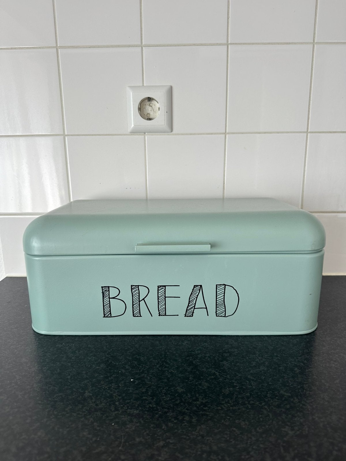 Mintgroene metalen broodtrommel in een retro design, Ophalen of Verzenden, Gebruikt