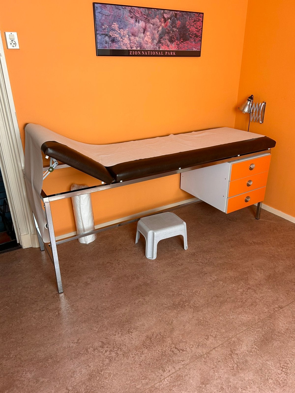 Vintage dokterstafel massage bank bed spreekuur arts Retro, Ophalen, Huis en Inrichting
