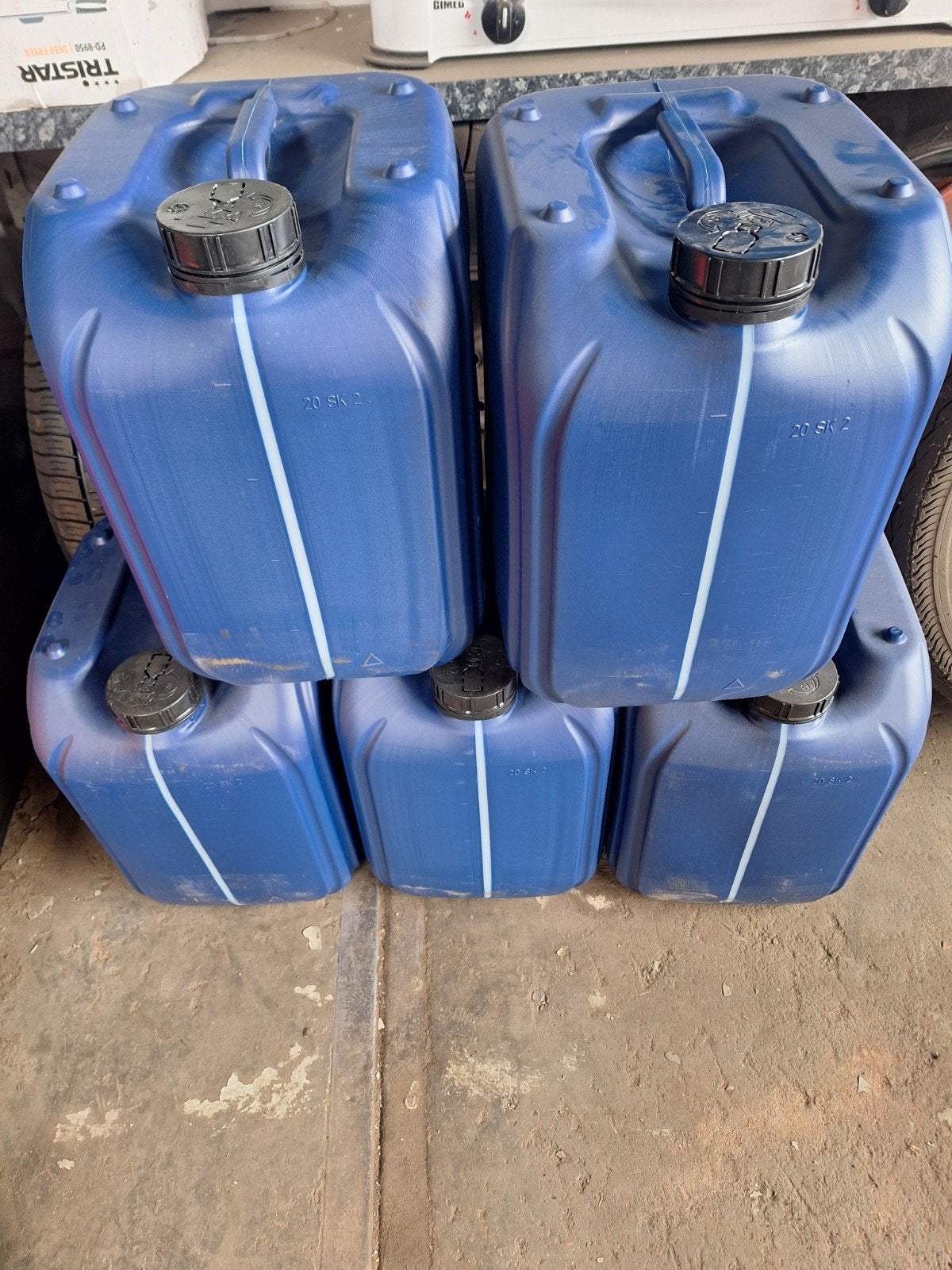 Schone 20 liter Jerrycan - Ideaal voor opslag, Ophalen, Gebruikt