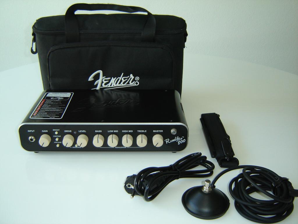 Fender Rumble 800 basversterker, Muziek en Instrumenten, Versterkers | Bas en Gitaar, Ophalen of Verzenden, Zo goed als nieuw