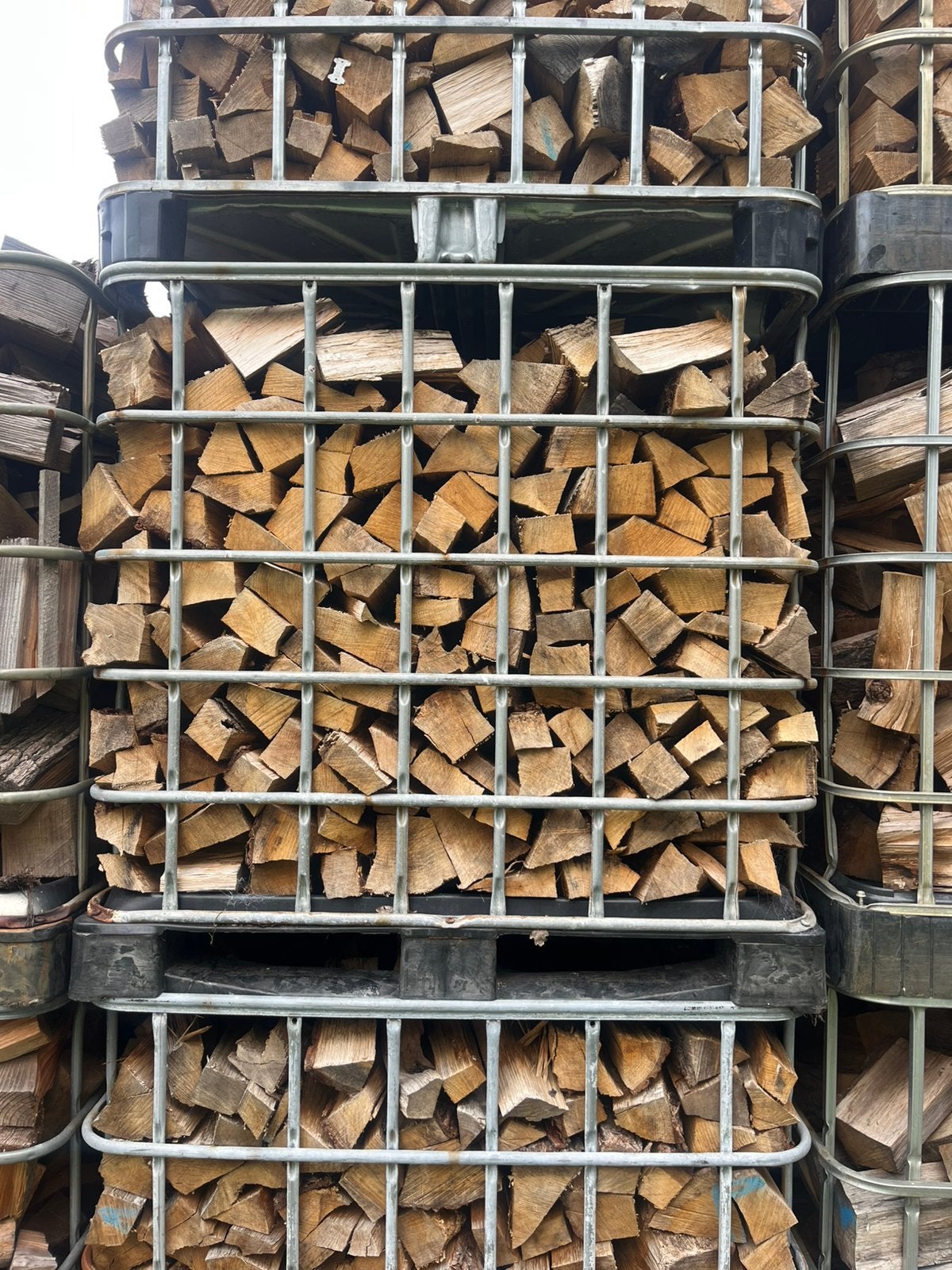 Haardhout gekloofd Eiken droog stukken rond 25cm €190, -, Minder dan 3 m³, Ophalen