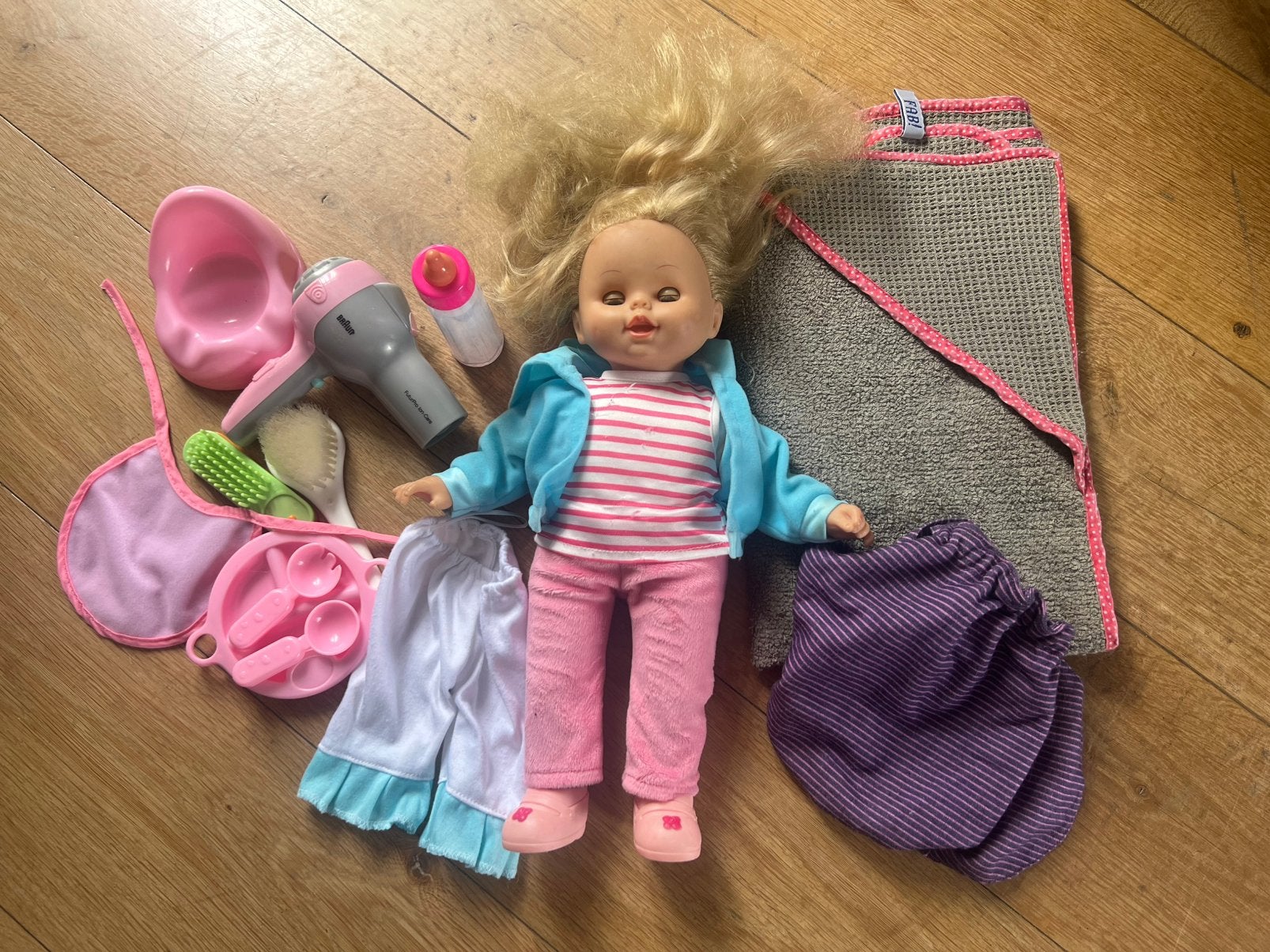Speelgoed pop met accessoires, Ophalen, Gebruikt, Babypop