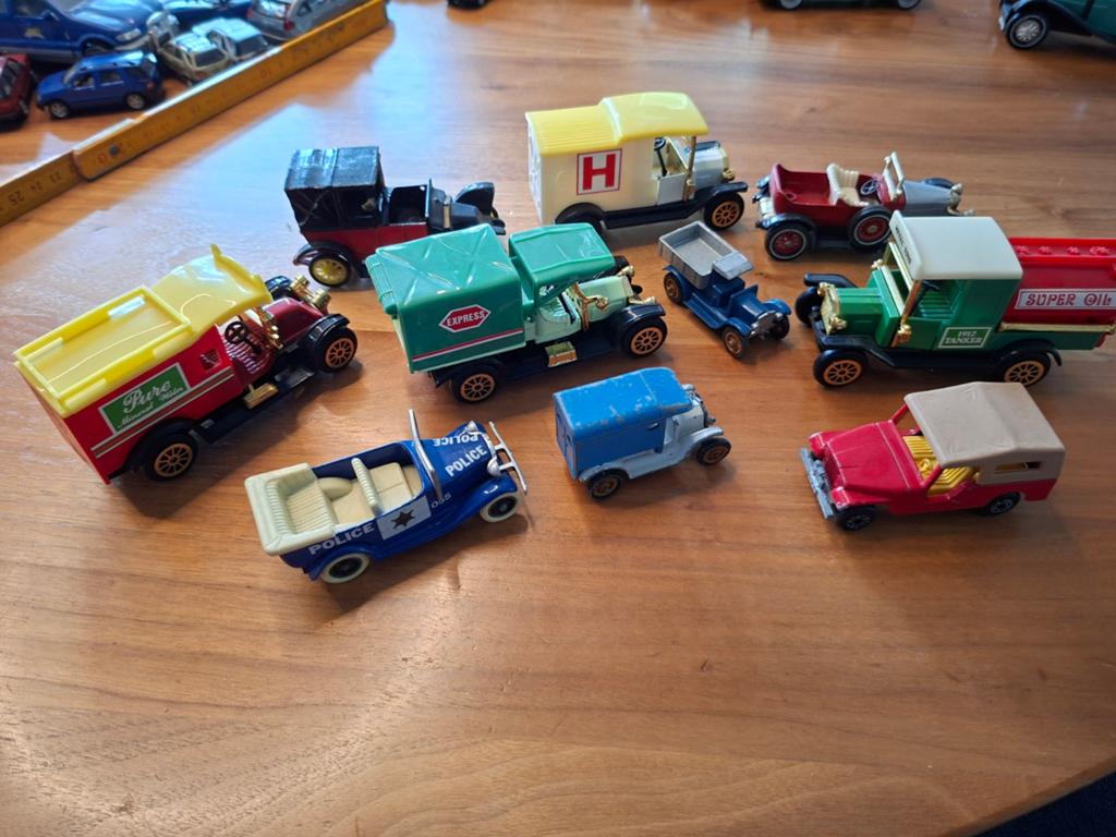 10 oude miniatuur auto's, Ophalen, Overige merken