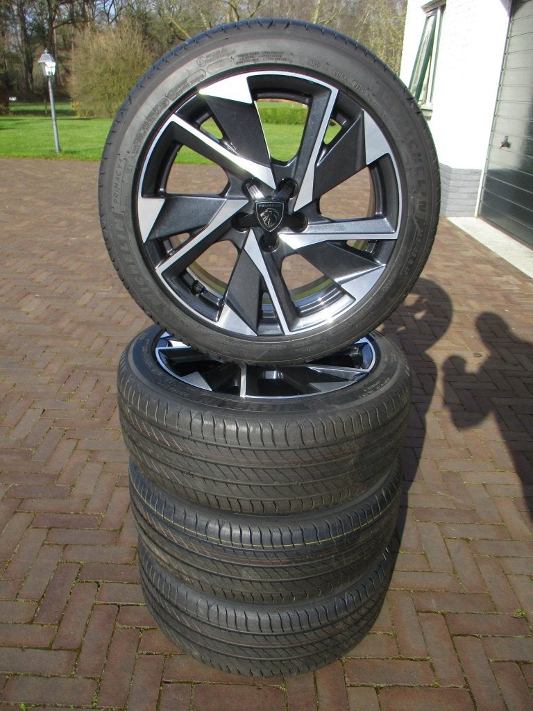 NIEUW Orig Peugeot 308 17 inch velgen zomer Halong GT line, Auto-onderdelen, Banden en Velgen, Banden en Velgen, Nieuw, 17 inch