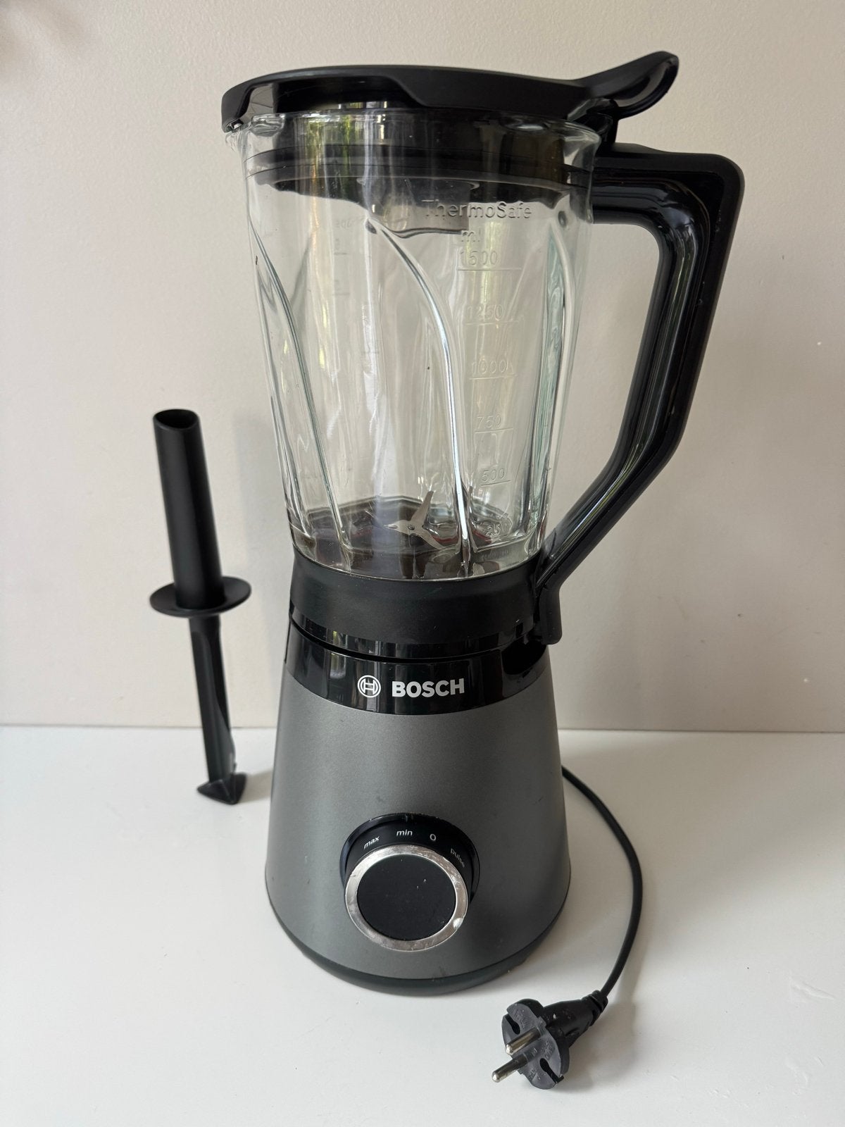 Bosch VitaPower Serie 4 Blender - Gebruikt met klein barstje, 1 tot 2 liter, Ophalen of Verzenden, Gebruikt, 3 snelheden of meer