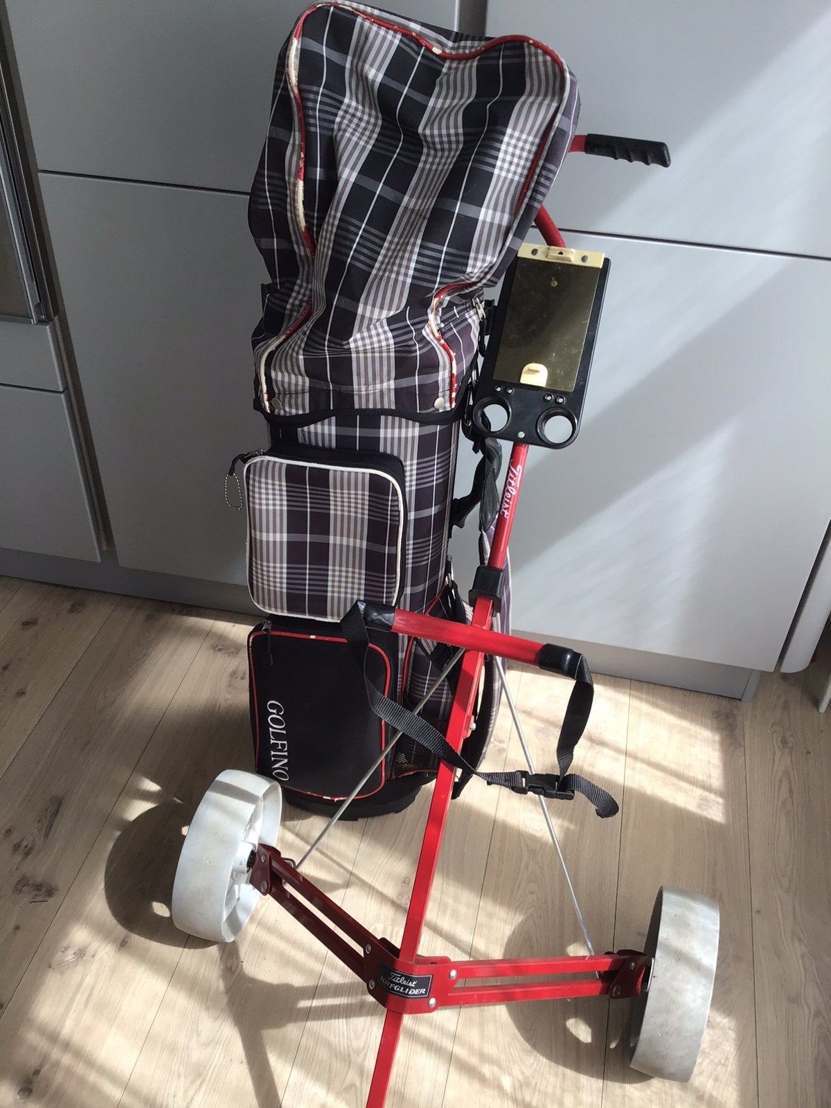 Titleist trolley met Golfino damestas met veel ruimte, Ophalen, Gebruikt, Tas, Overige merken