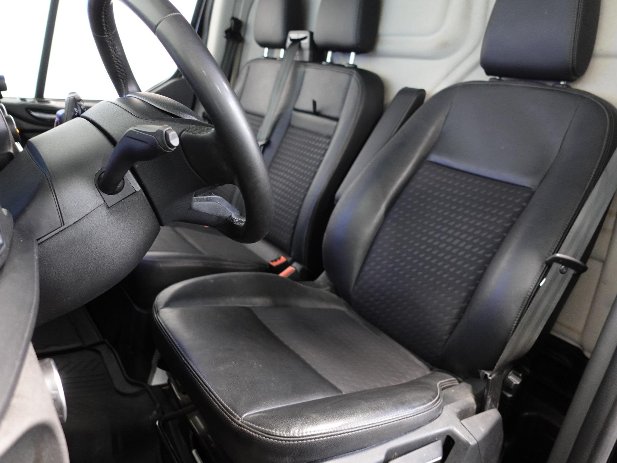 Ford Transit Custom 170pk Automaat L2H1 Raptor Edition Navig, Auto's, Bestelauto's, 4 cilinders, Leder en Stof, Zwart, Origineel Nederlands