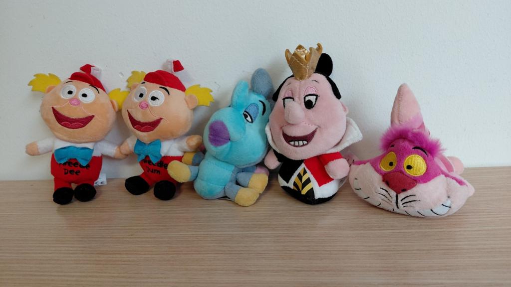 Alice in wonderland Disney plushies, Verzamelen, Disney, Zo goed als nieuw, Ophalen of Verzenden