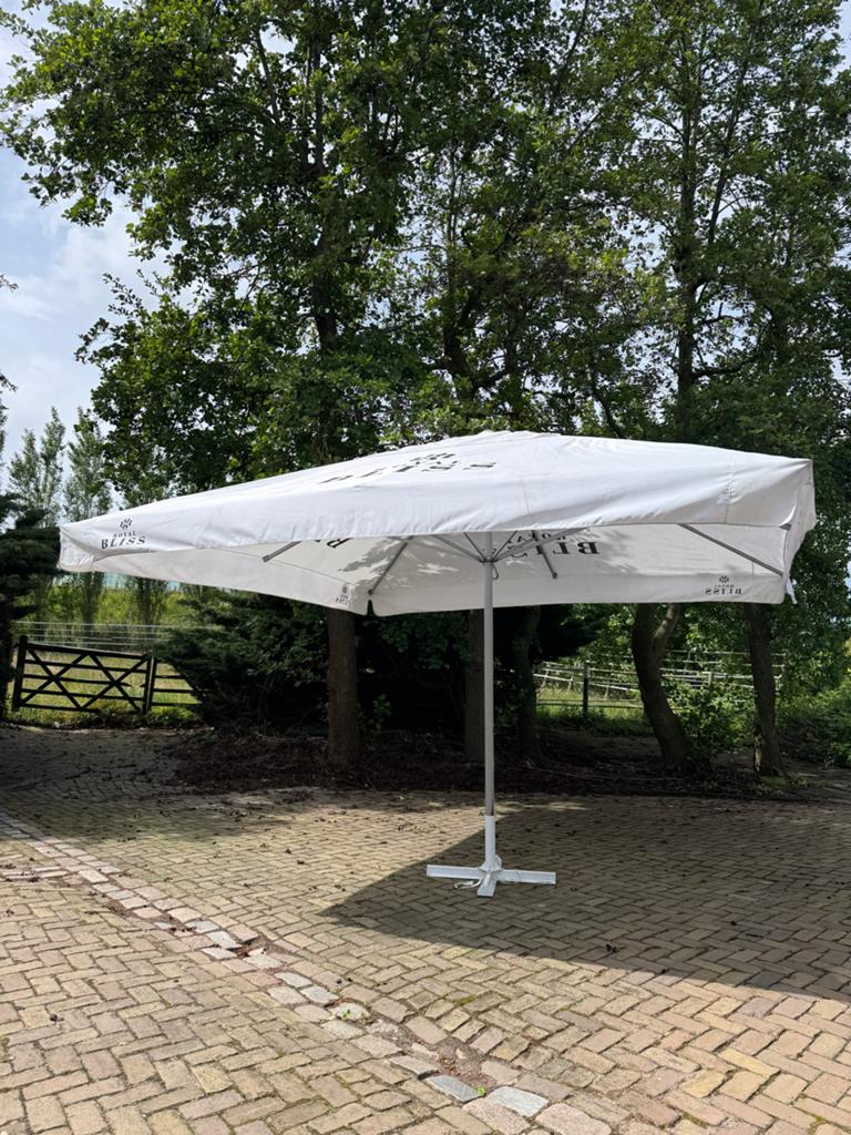 6x Grote Horeca Parasols 380x380cm, doorloophoogte 210cm, Tuin en Terras, Parasols, Ophalen, Gebruikt, 3 tot 4 meter, Stokparasol
