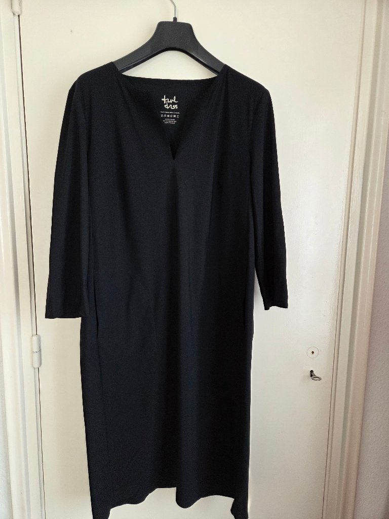 Trvl dress nieuwe zwarte jurk, Maat 38/40 (M), Verzenden, Zwart, Nieuw