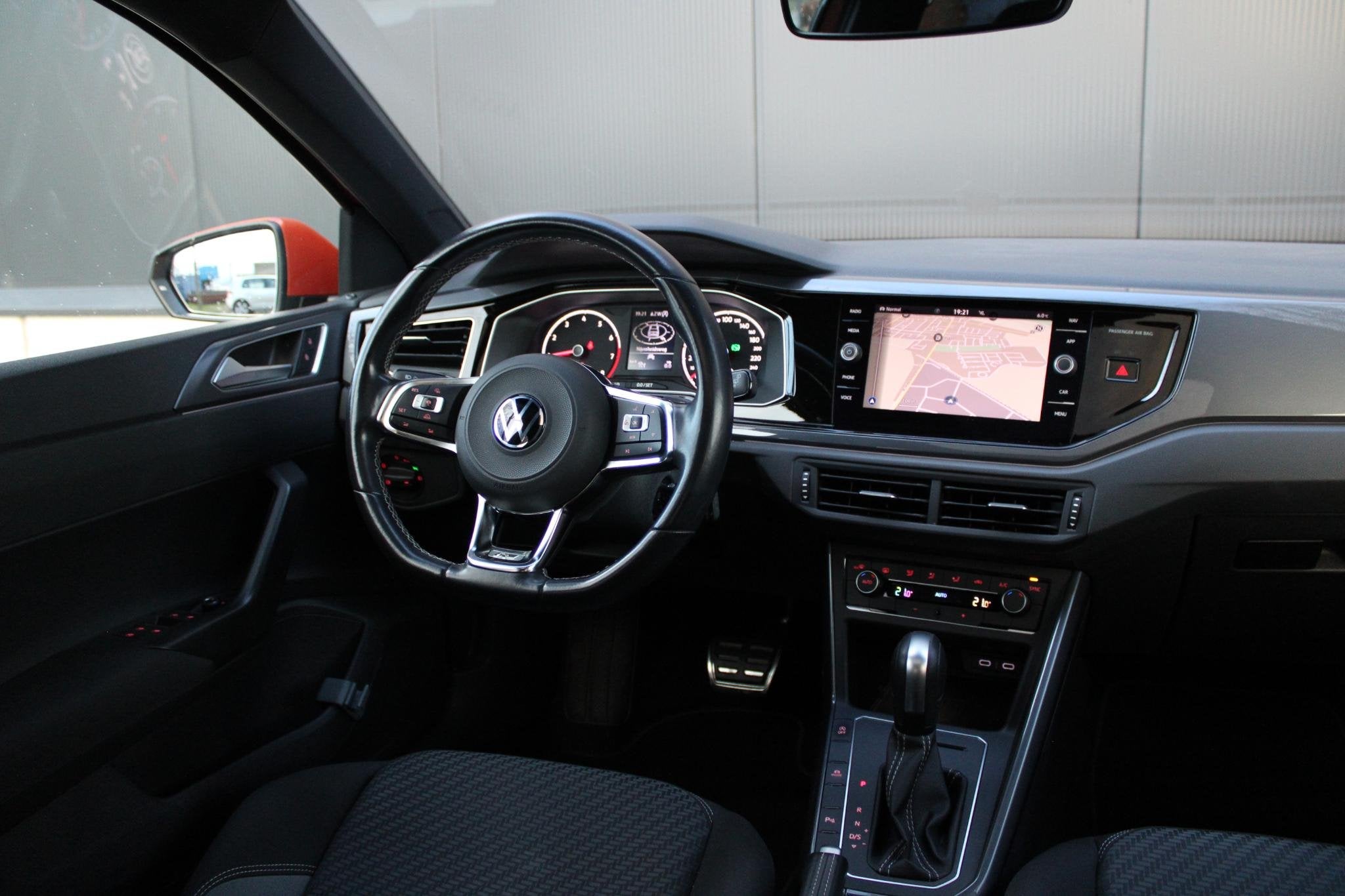 Volkswagen Polo 1.0 TSI Highline Business R | R-Line Int. &, Auto's, 12 maanden, Stof, Gebruikt, Overige kleuren