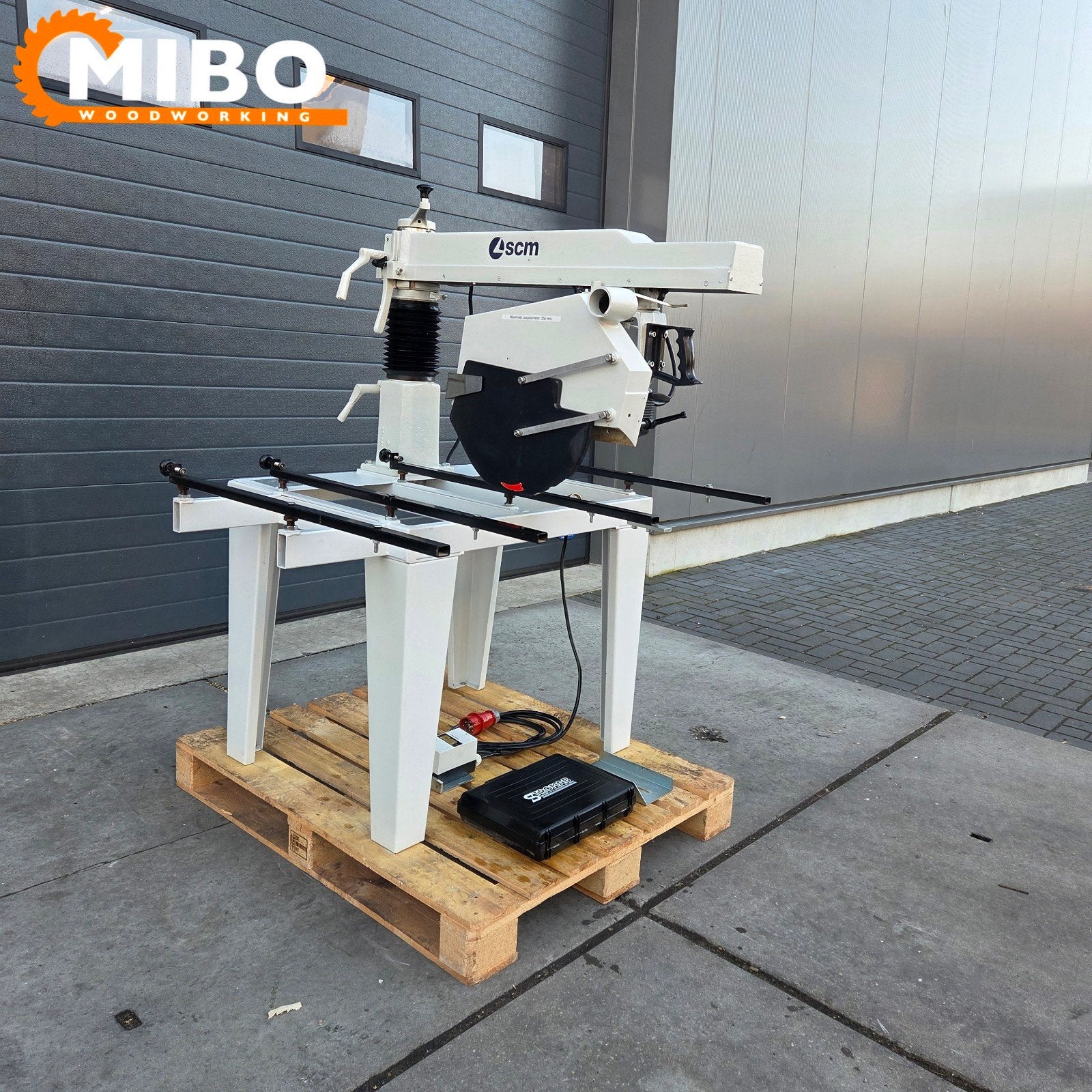 Stromab radiaalzaag zaagmachine afkortzaag ** CE Machine, 70 mm of meer, Ophalen of Verzenden, Zo goed als nieuw, Afkortzaag