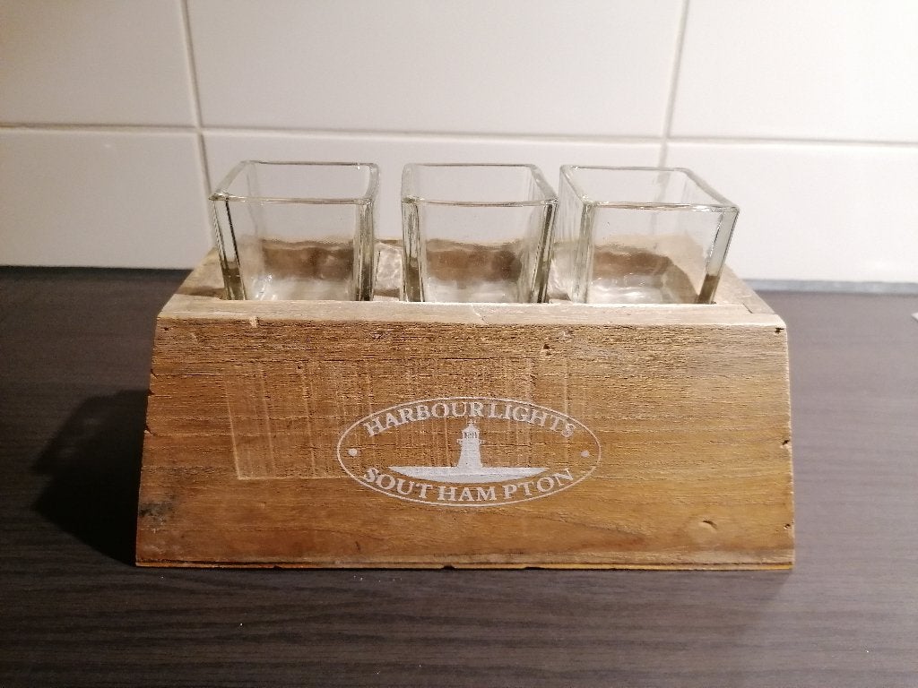 Houten theelichthouder met 3 glaasjes, 10 cm, Bruin, Overige merken, Waxinelichthouder
