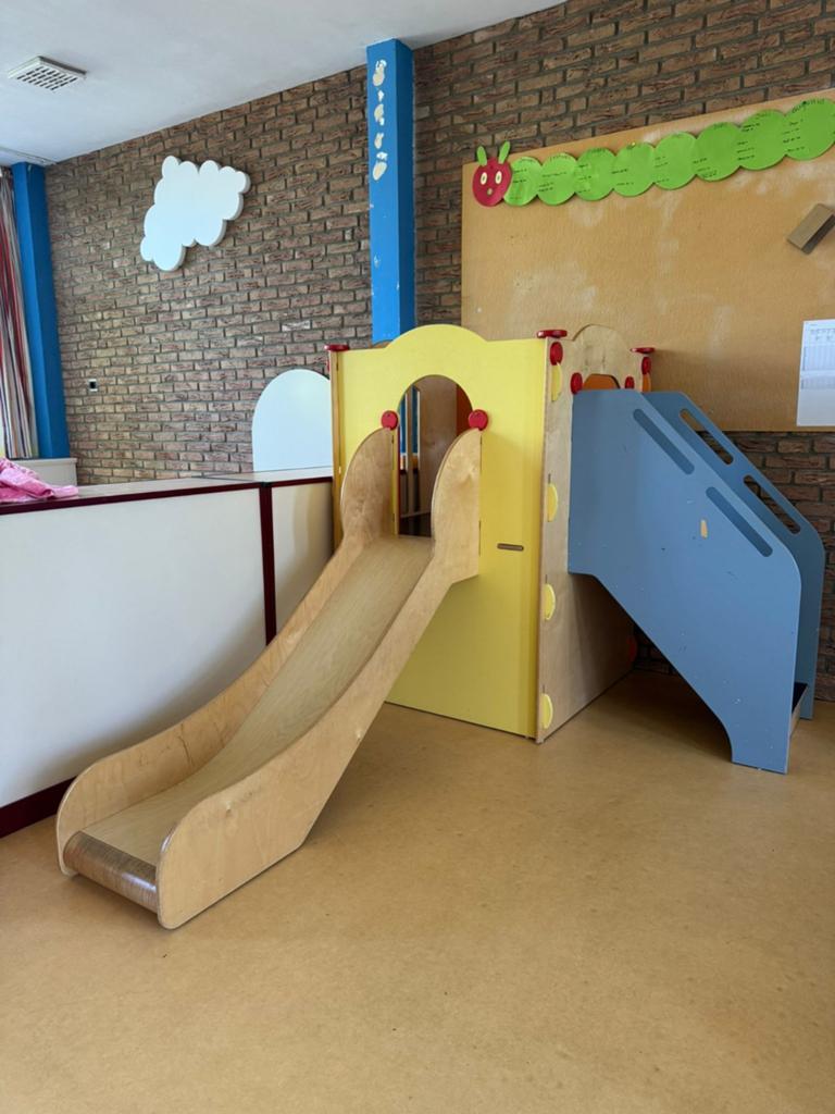 Houten speelhuis met glijbaan en trap, Ophalen, Gebruikt, Hout