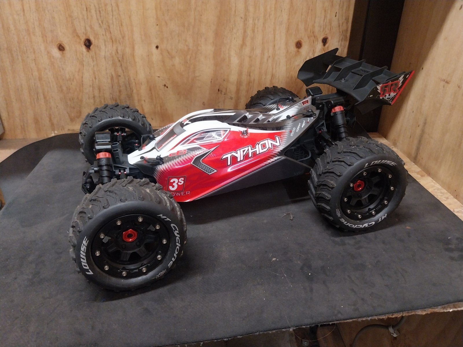 Arrma Typhon 3s Blx TOPSTAAT, Elektro, Auto offroad, Ophalen of Verzenden, Zo goed als nieuw
