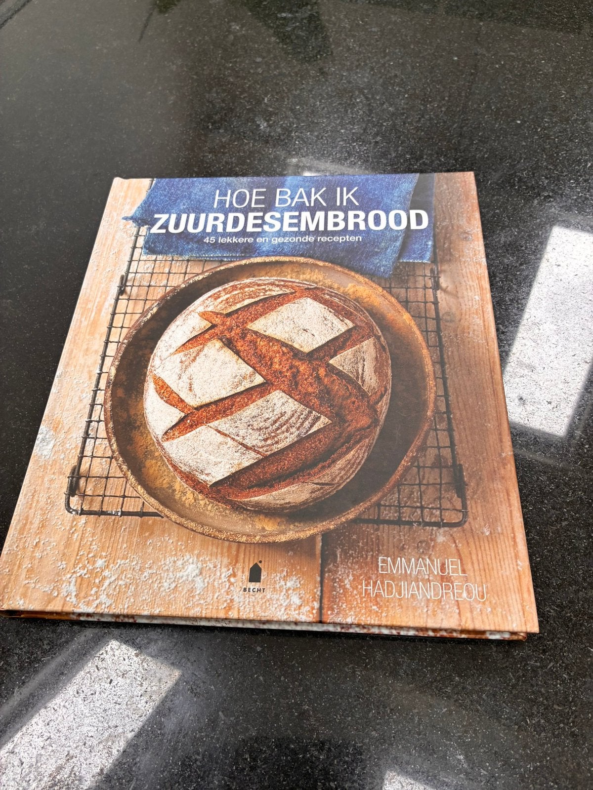 Kookboek Hoe bak ik zuurdesembrood Emmanuel Handjiandreou, Ophalen of Verzenden, Zo goed als nieuw