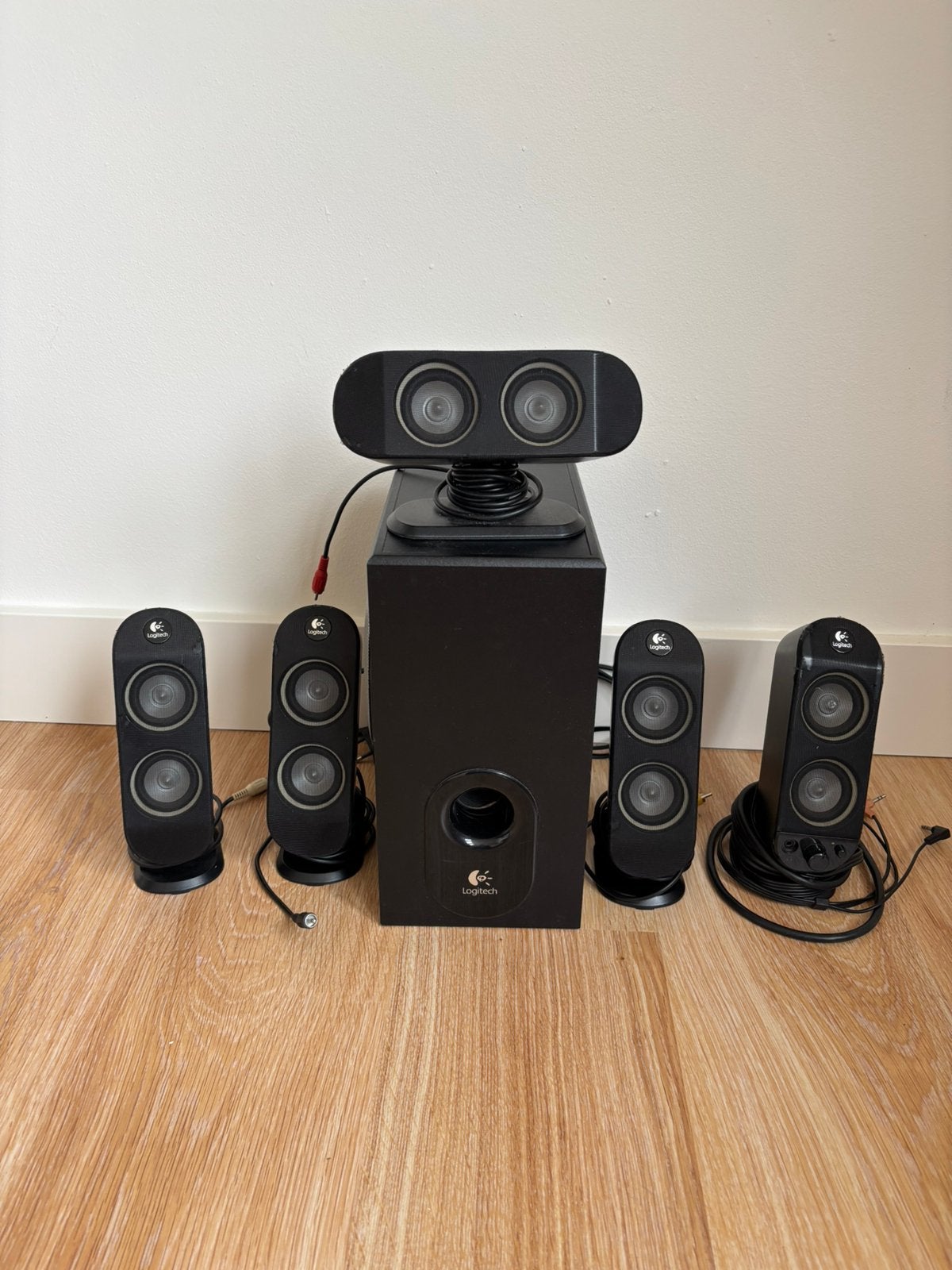 Logitech subwoofer surround set, Computers en Software, Ophalen of Verzenden, Zo goed als nieuw