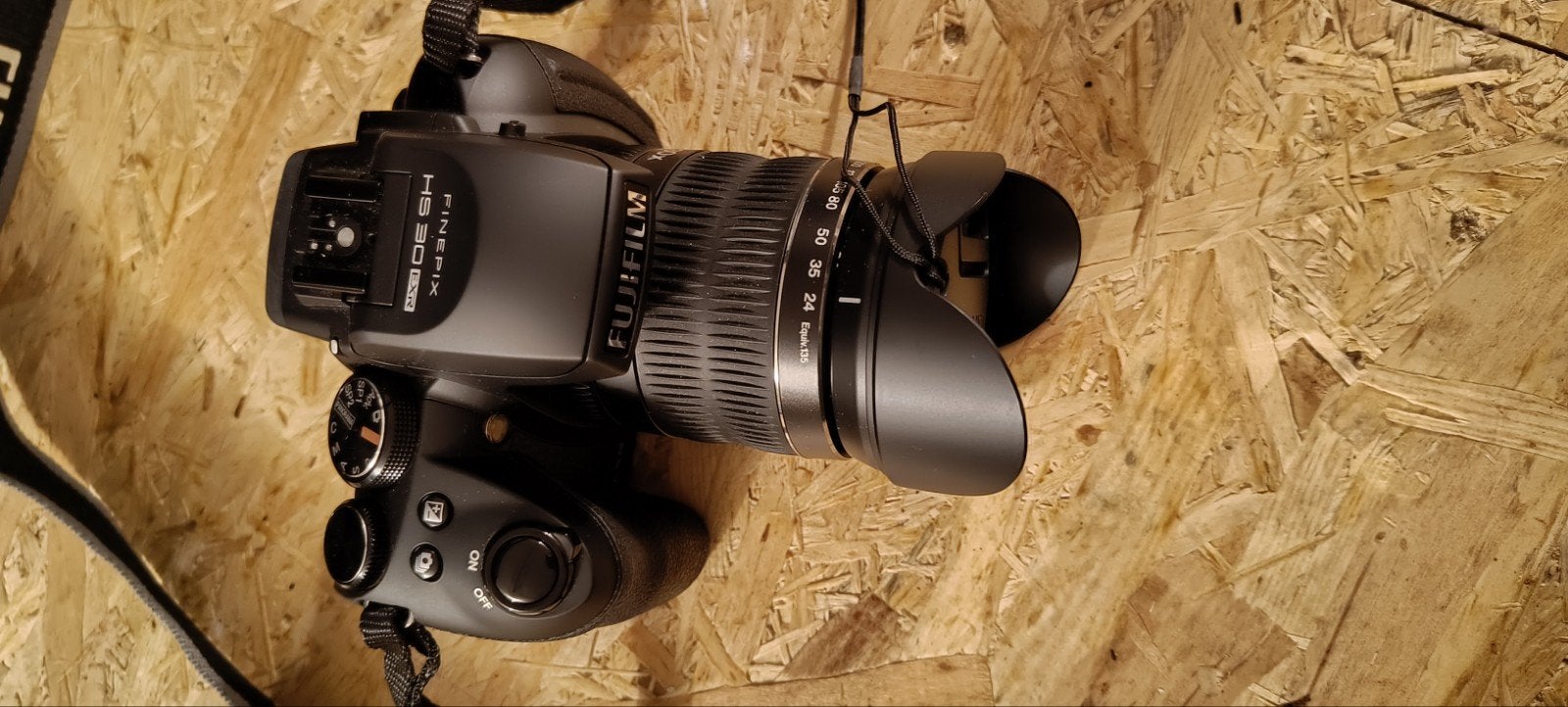 Fujifilm FinePix HS30EXR Bridgecamera met accessoires, Ophalen, Draagriem, Zo goed als nieuw, Fujifilm