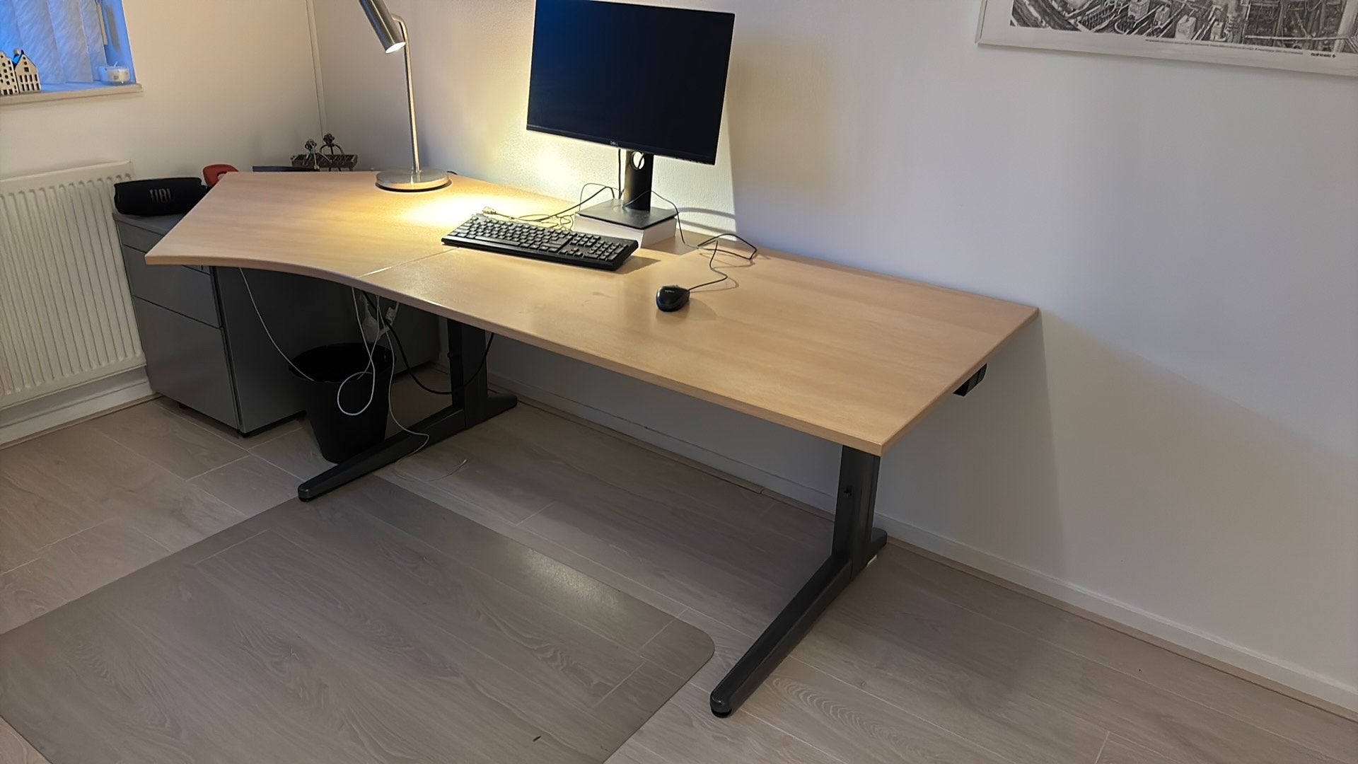 Ahrend Bureau - Hoekmodel, Huis en Inrichting, Bureaus, Zit-sta bureau, Gebruikt, Hout, In hoogte verstelbaar