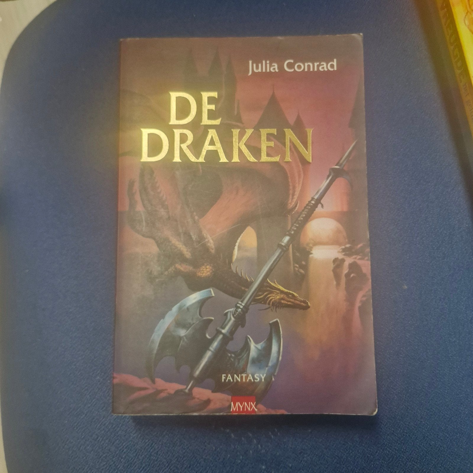 De Draken - Julia Conrad (Fantasy Boek), Ophalen of Verzenden, Gelezen, Julia Conrad