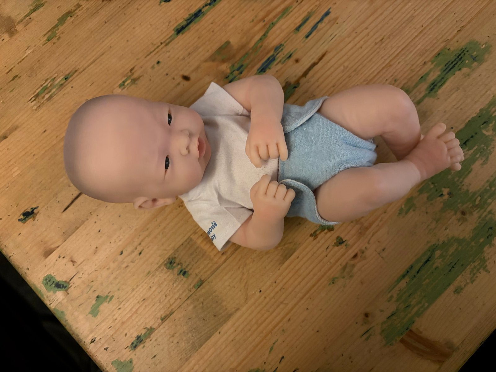 Realistische babypop met Johnson's Baby romper, Ophalen of Verzenden, Zo goed als nieuw, Babypop