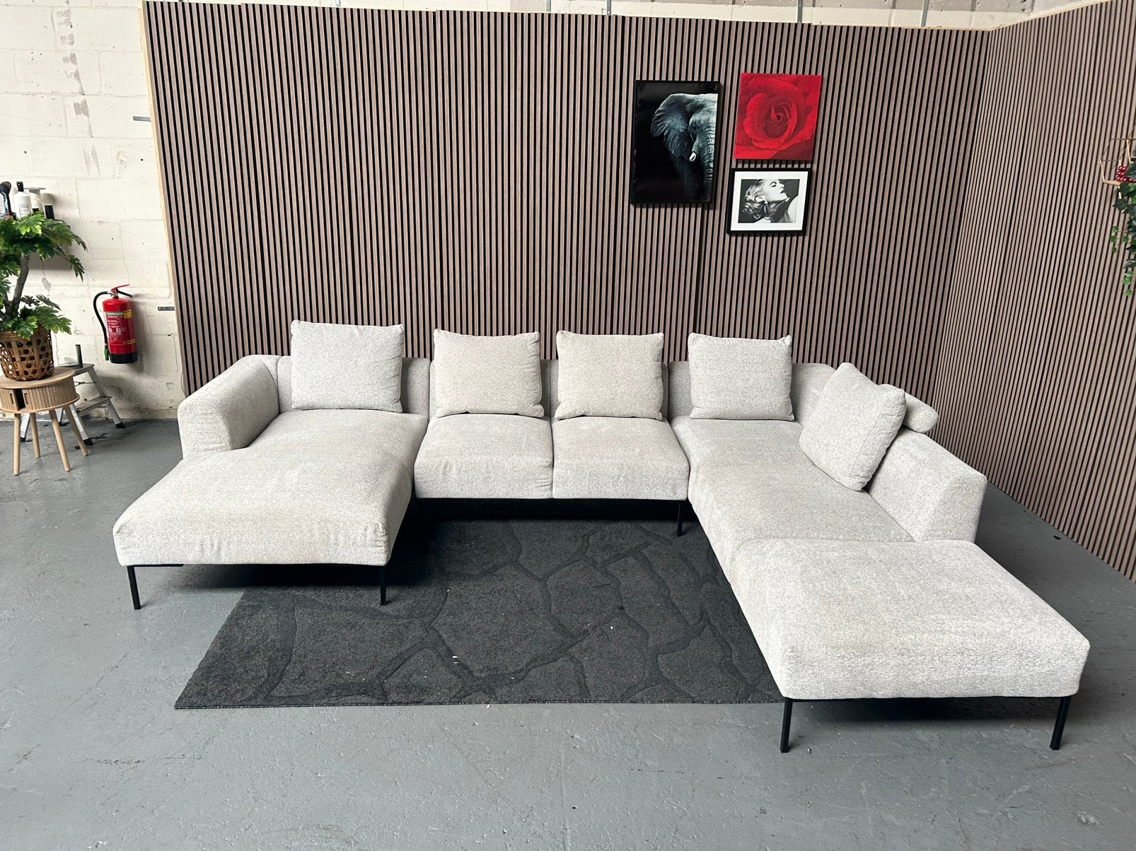 GRATIS LEVERING Montel Sava U-Bank 330X260 GEREINIGD
