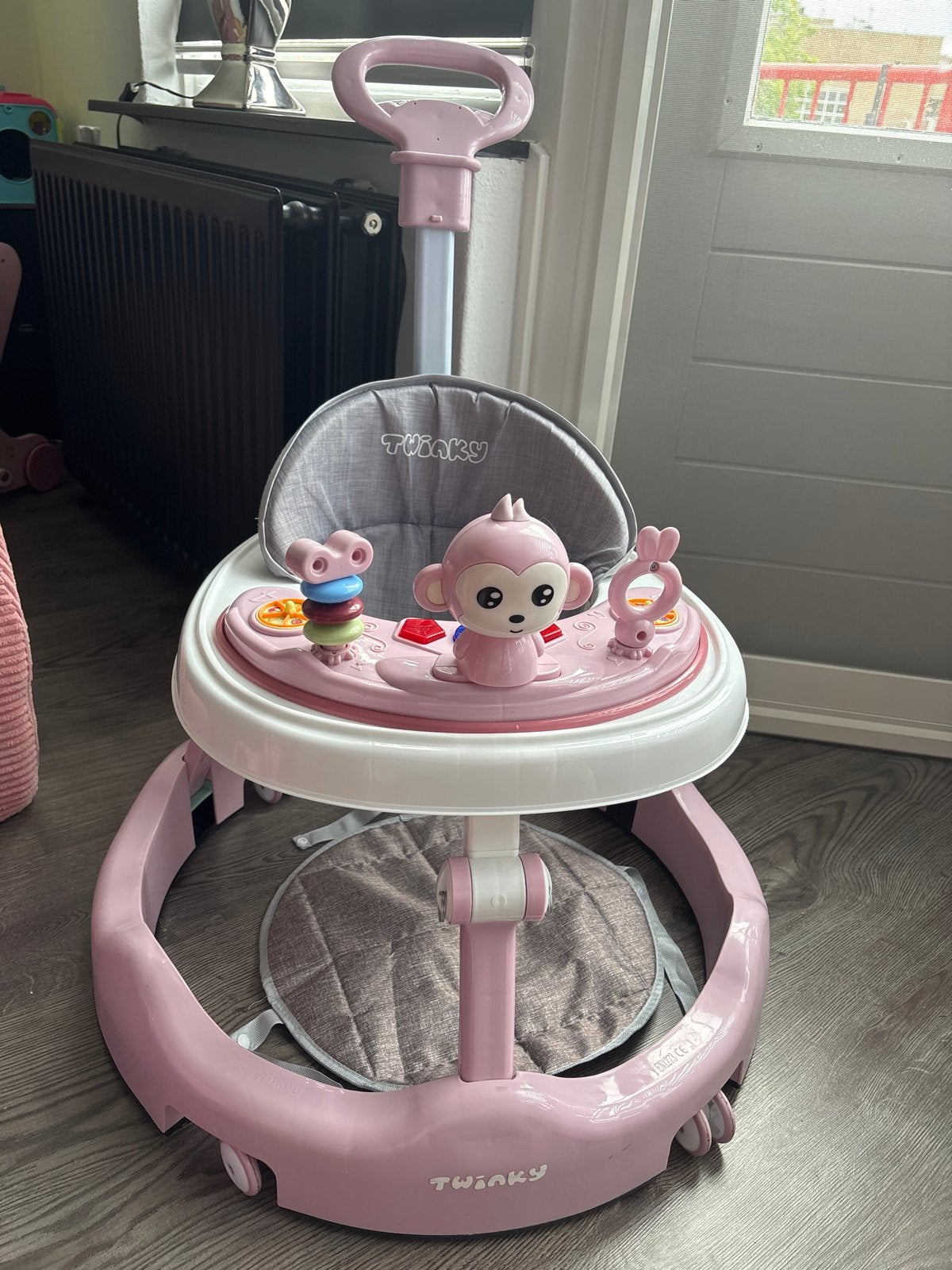 Roze Twinky Baby Loopstoel met Speelblad en Voetmat, Ophalen, Gebruikt