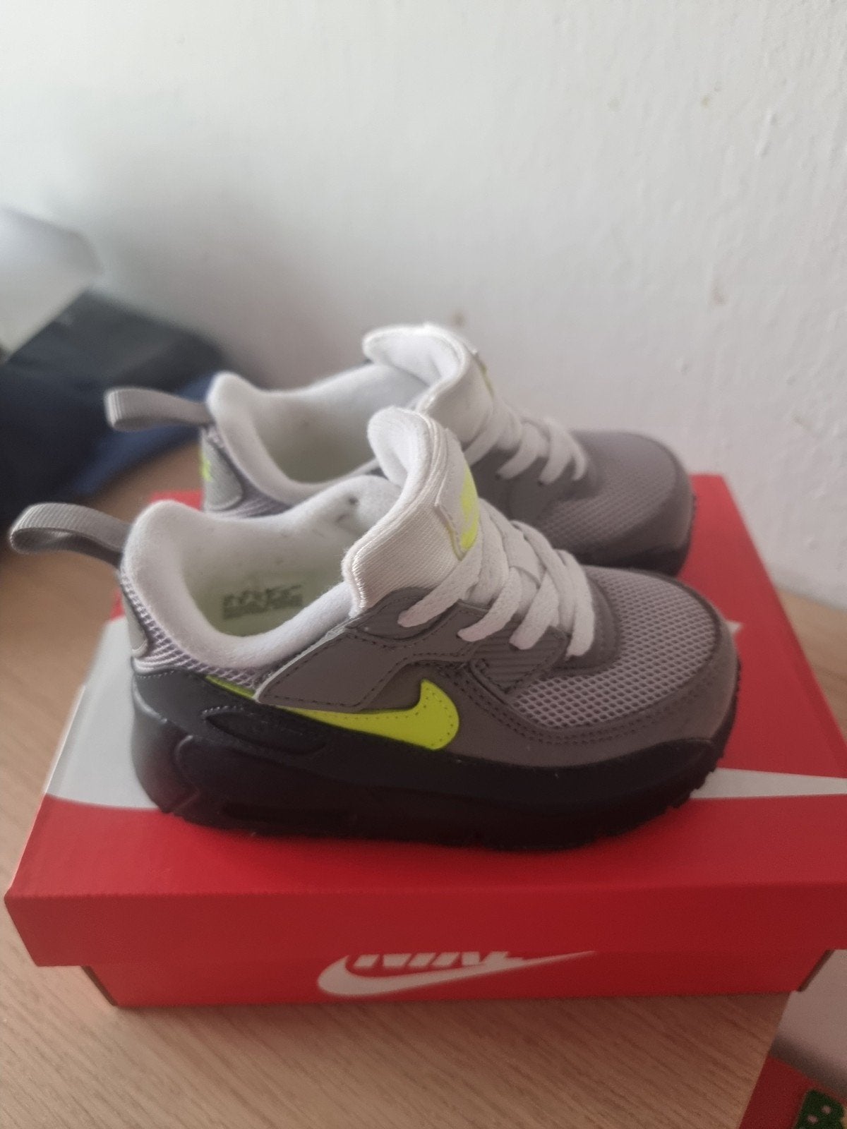 nike air, Ophalen of Verzenden, Nieuw, Jongetje of Meisje, Schoentjes