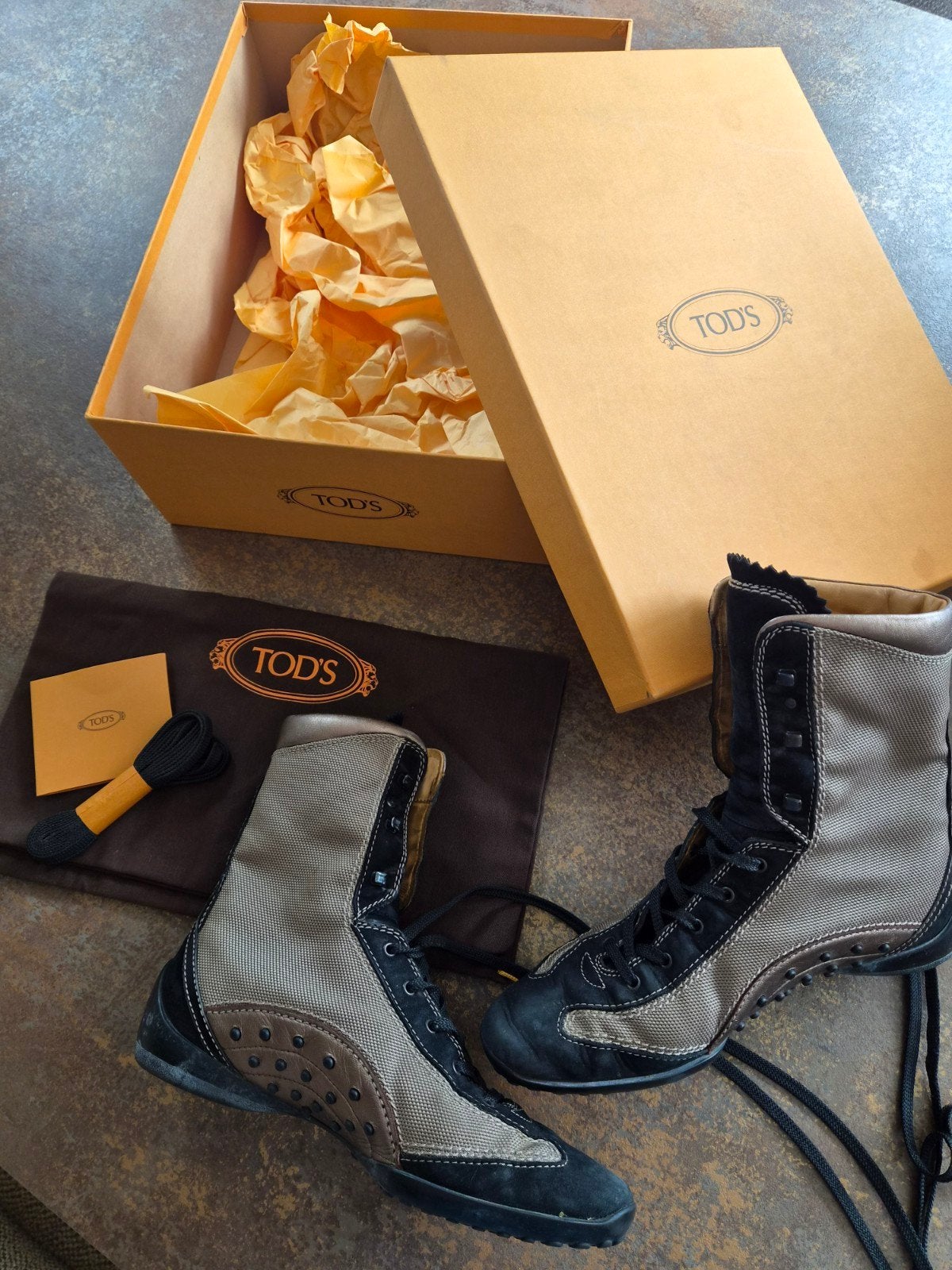 tod's laarzen mt 37 leer met doos dustbag en veters, Ophalen of Verzenden, Nieuw, Zwart