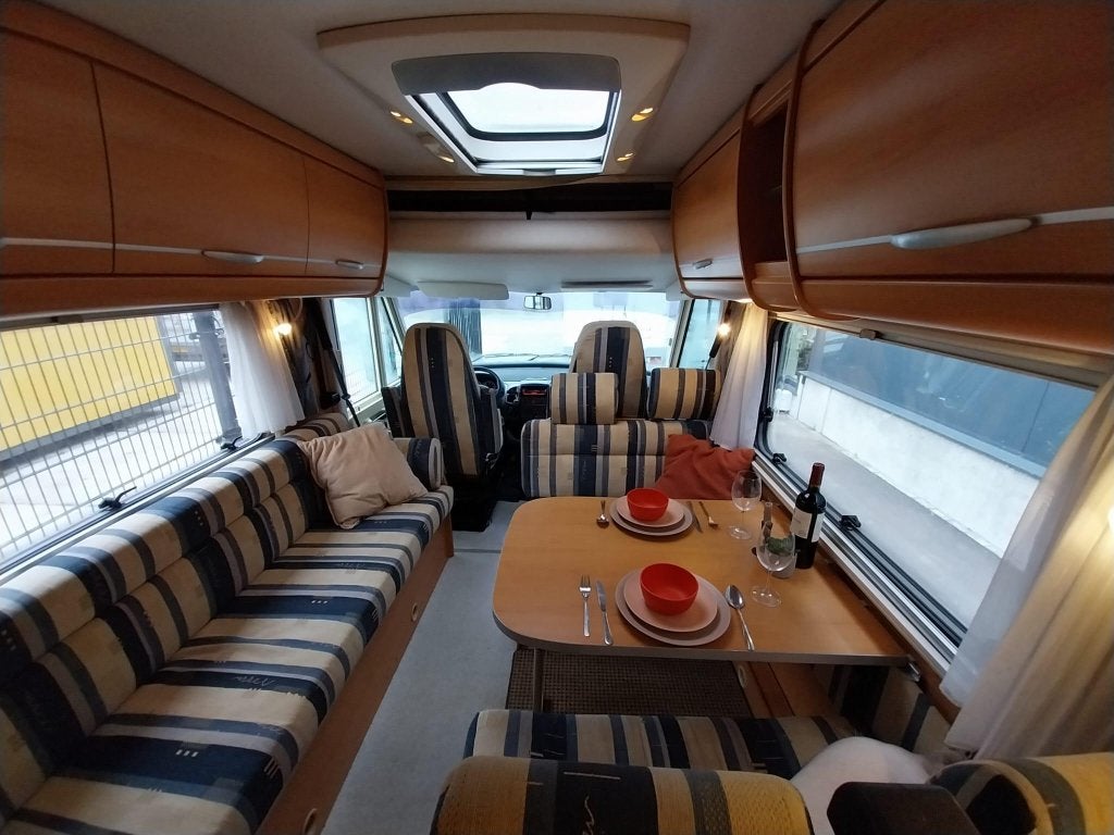 Ruime Hymer Hymermobil 544 B met trekhaak en XXL koelkast, Caravans en Kamperen, Campers, Ringverwarming, Treinzit, Bedrijf, Hymer