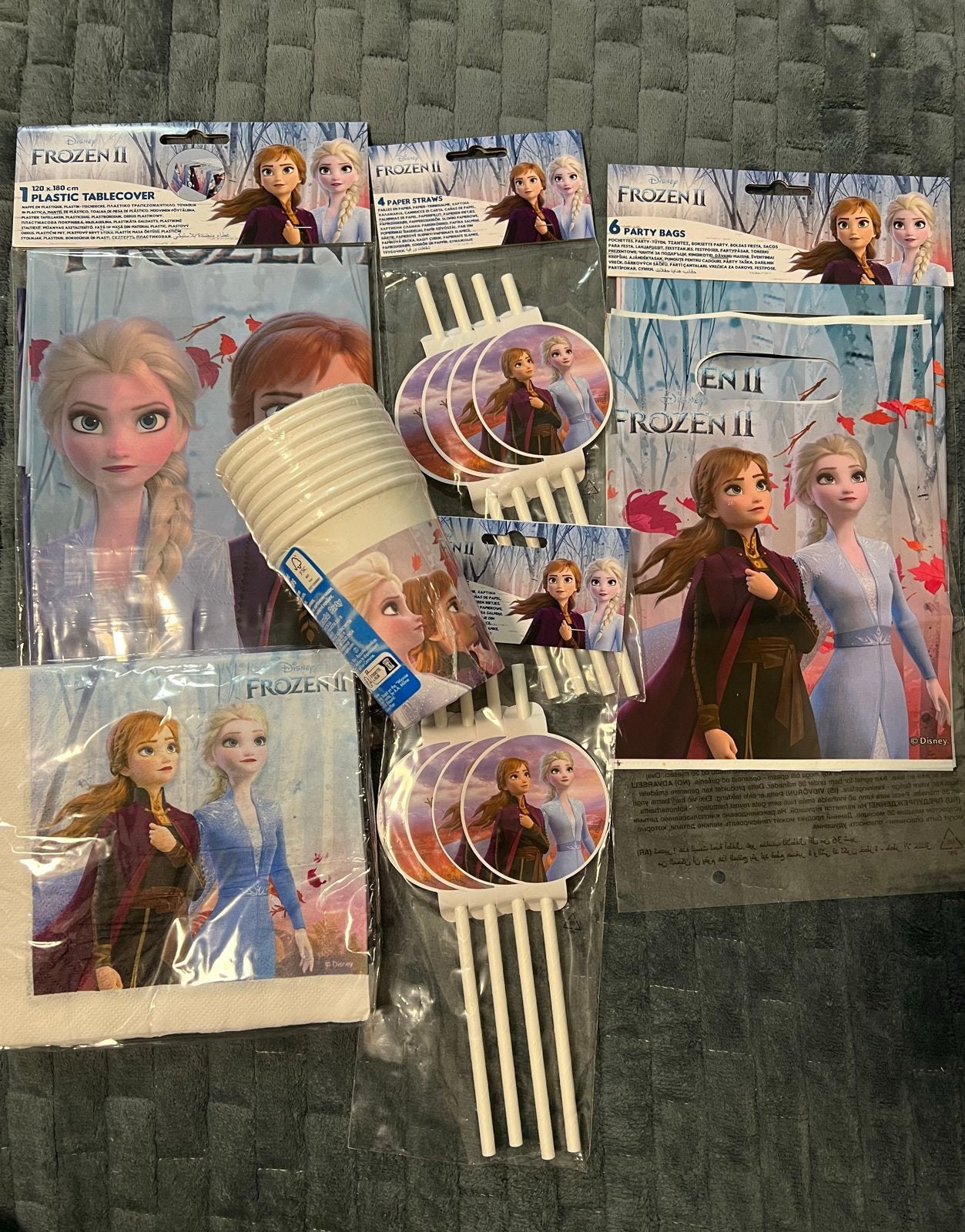 Frozen 2 Feestpakket - Borden, Bekers, Servetten, Rietjes,, Hobby en Vrije tijd, Ophalen of Verzenden, Nieuw, Feestartikel, Verjaardag